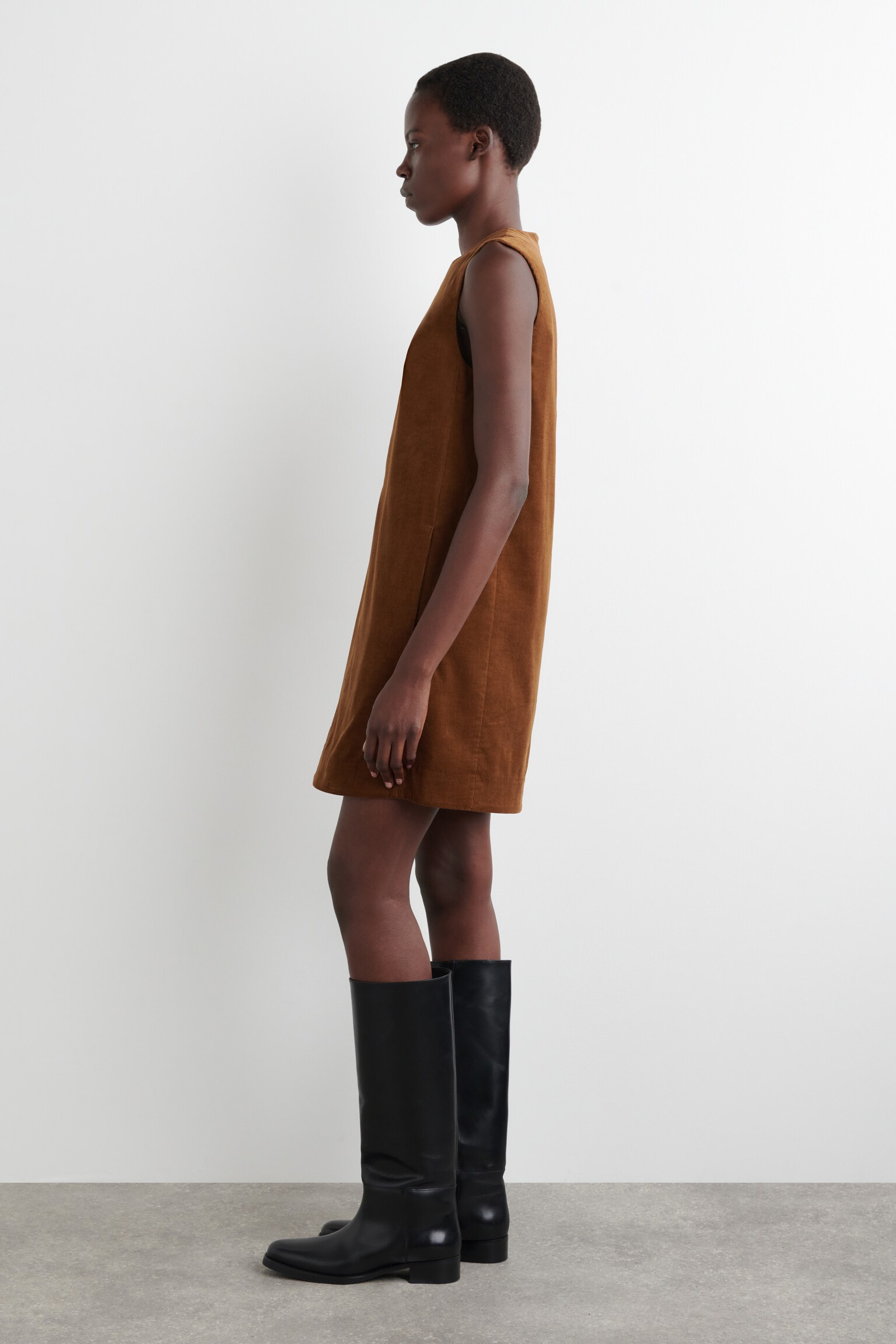 שמלת מיני קורדורוי - חום/כחול כהה - 4