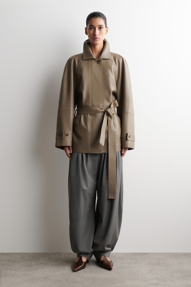 mock-NECK LEATHER SHORT TRENCH COAT — BEIGE