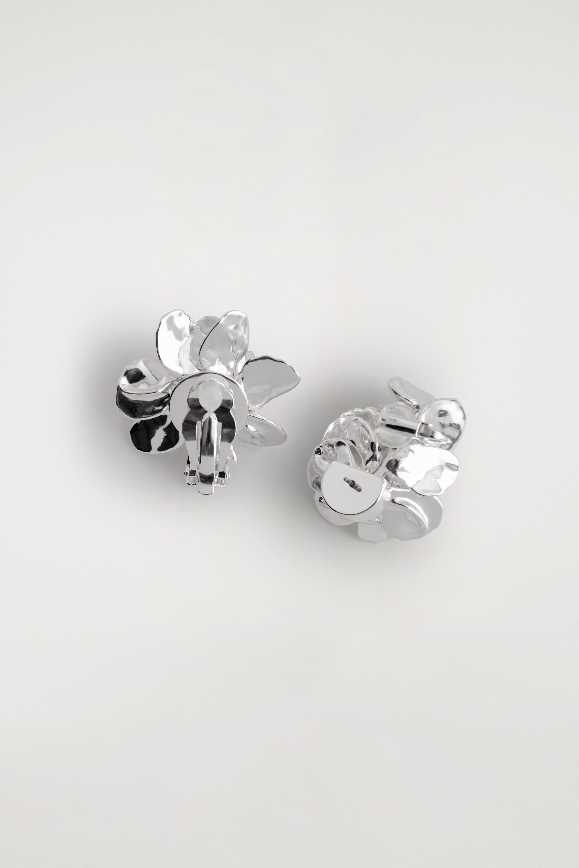 MISMATCHED FLORAL EARRINGS - thumbnail 5