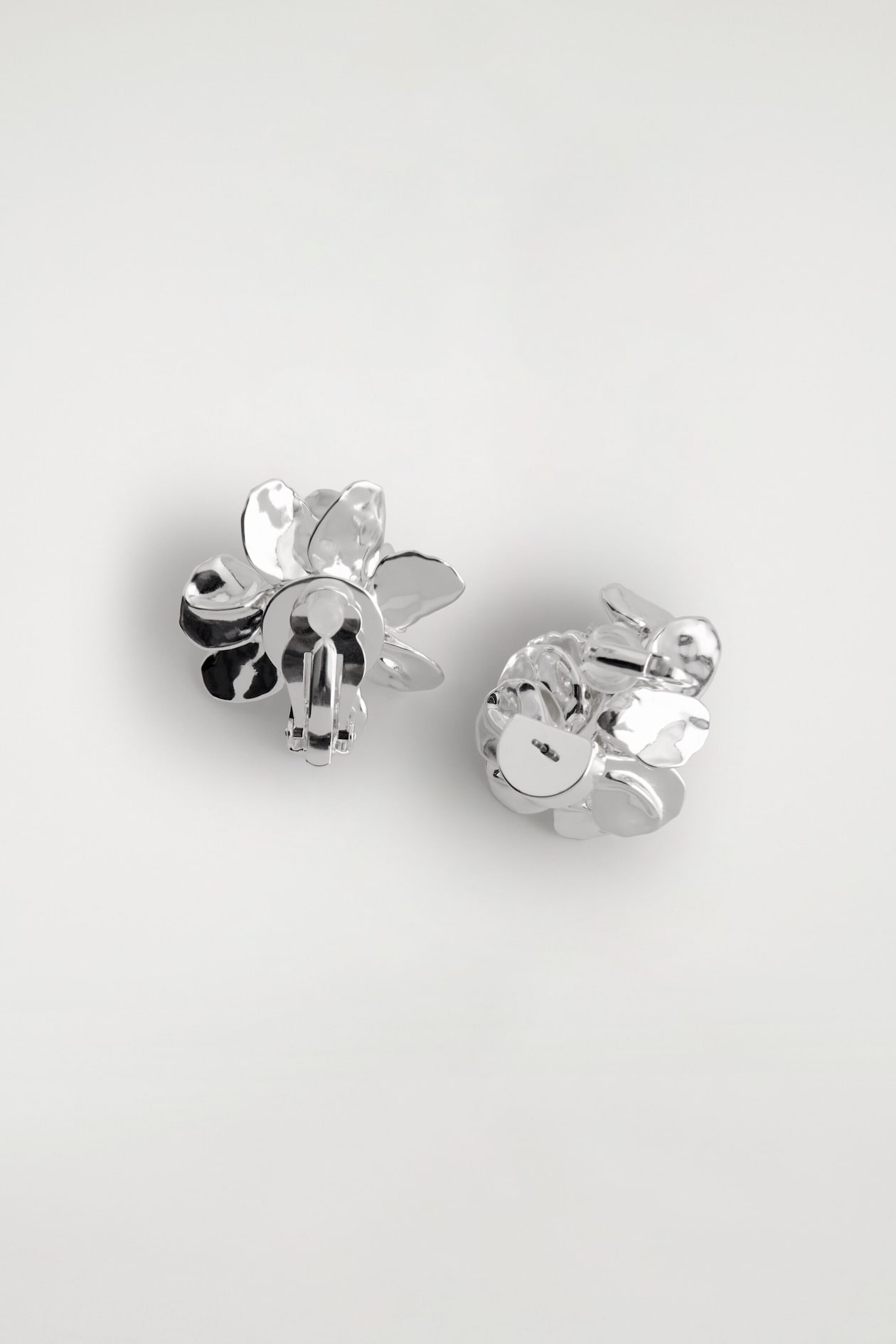MISMATCHED FLORAL EARRINGS — SILVER