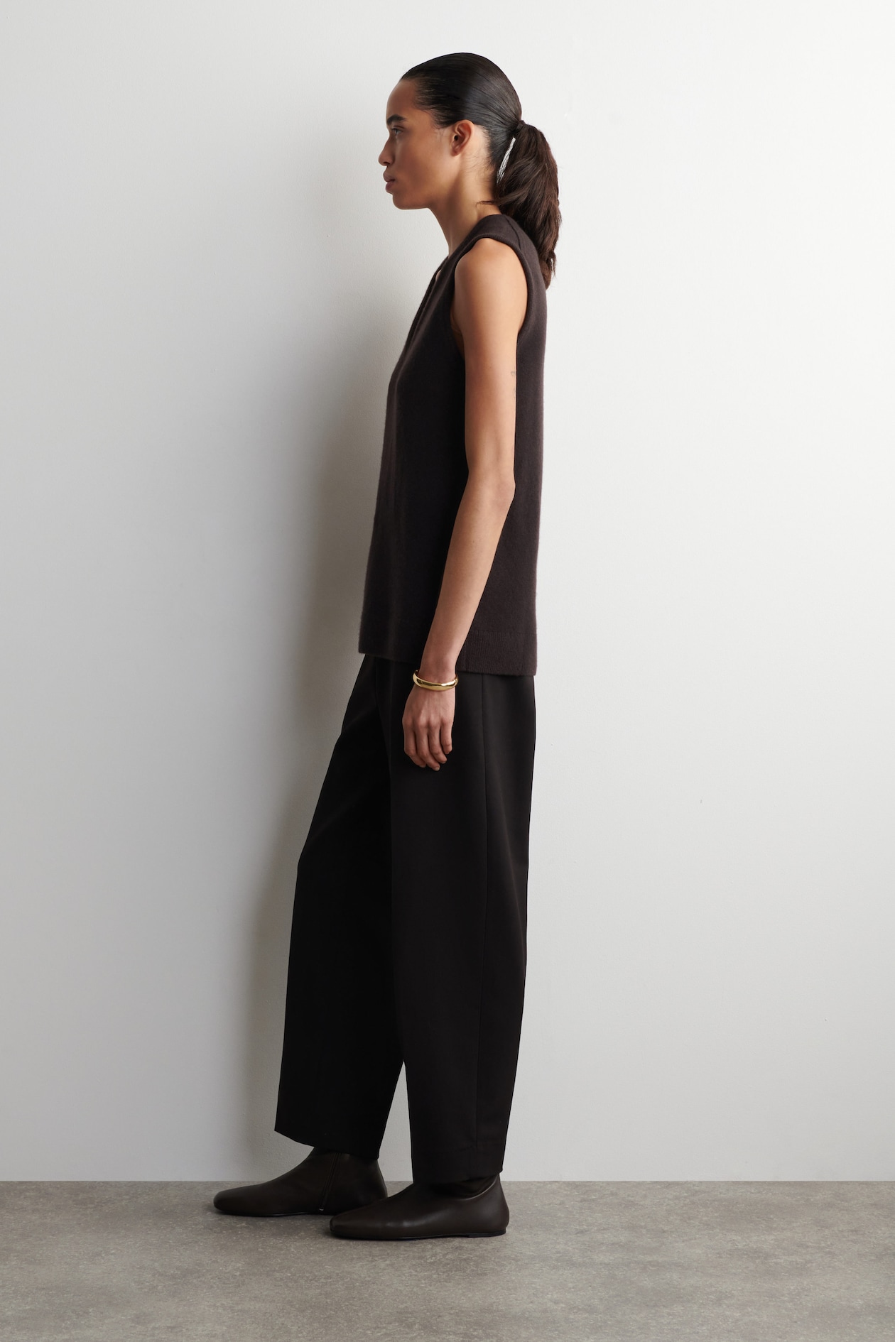 WOOL V-NECK TUNIC VEST — BROWN