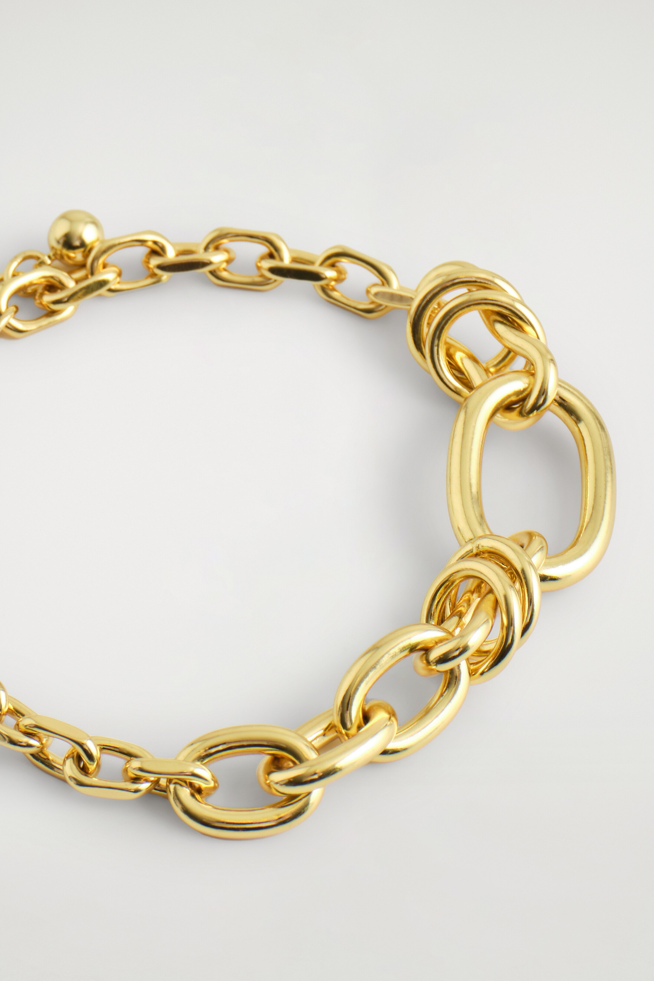 Nagyobb kép megtekintése: KÜLÖNBÖZŐ LÁNCOS KARKÖTŐ - Arany - NŐI | H&M HU 3