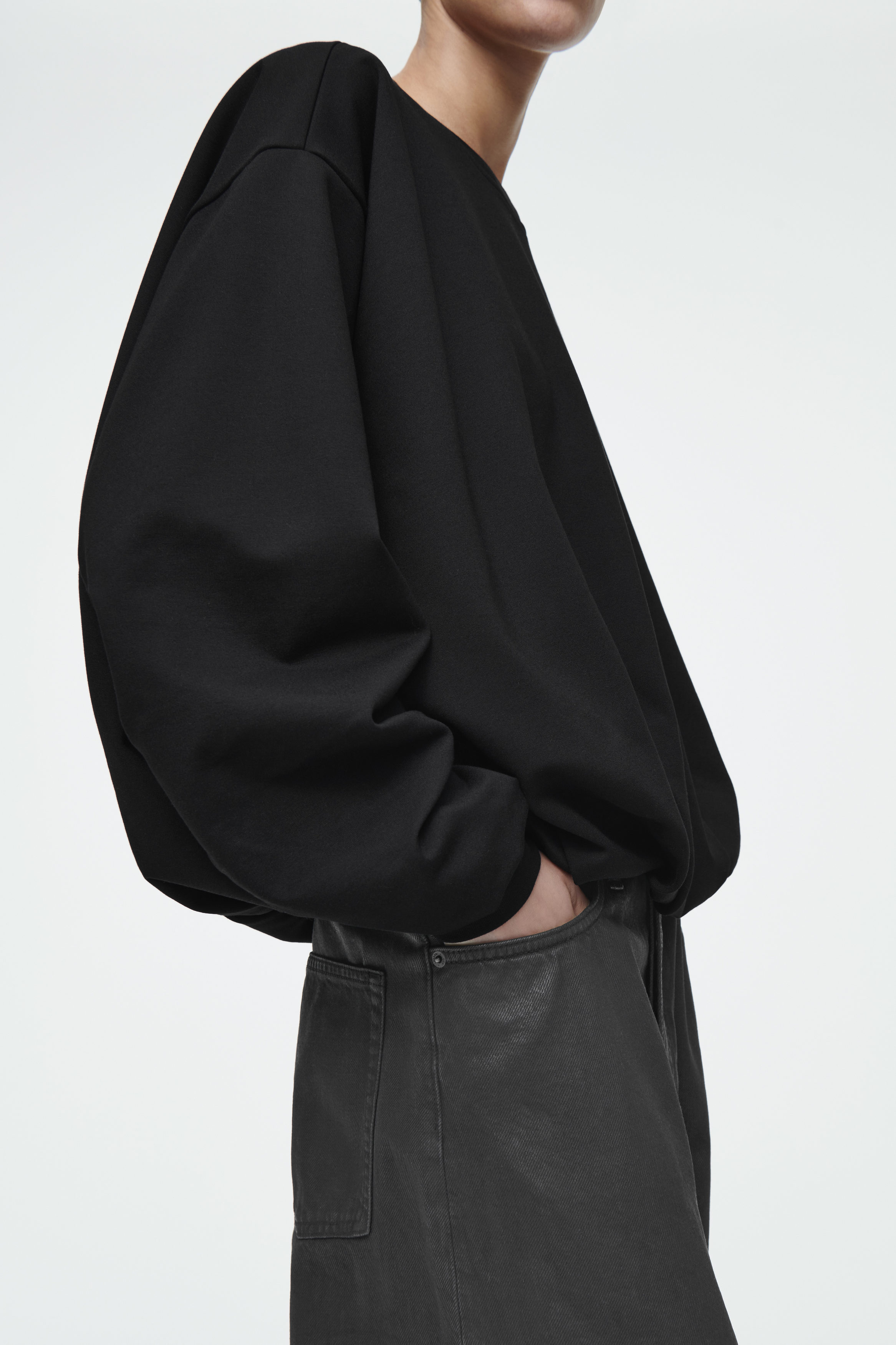 ★MAINBOOTH★Sugary Sweatshirt(BLACK)★正規品/韓国直送料込 SEOUL F.X. BLACK KNIT SWEATSHIRT – SSEOM