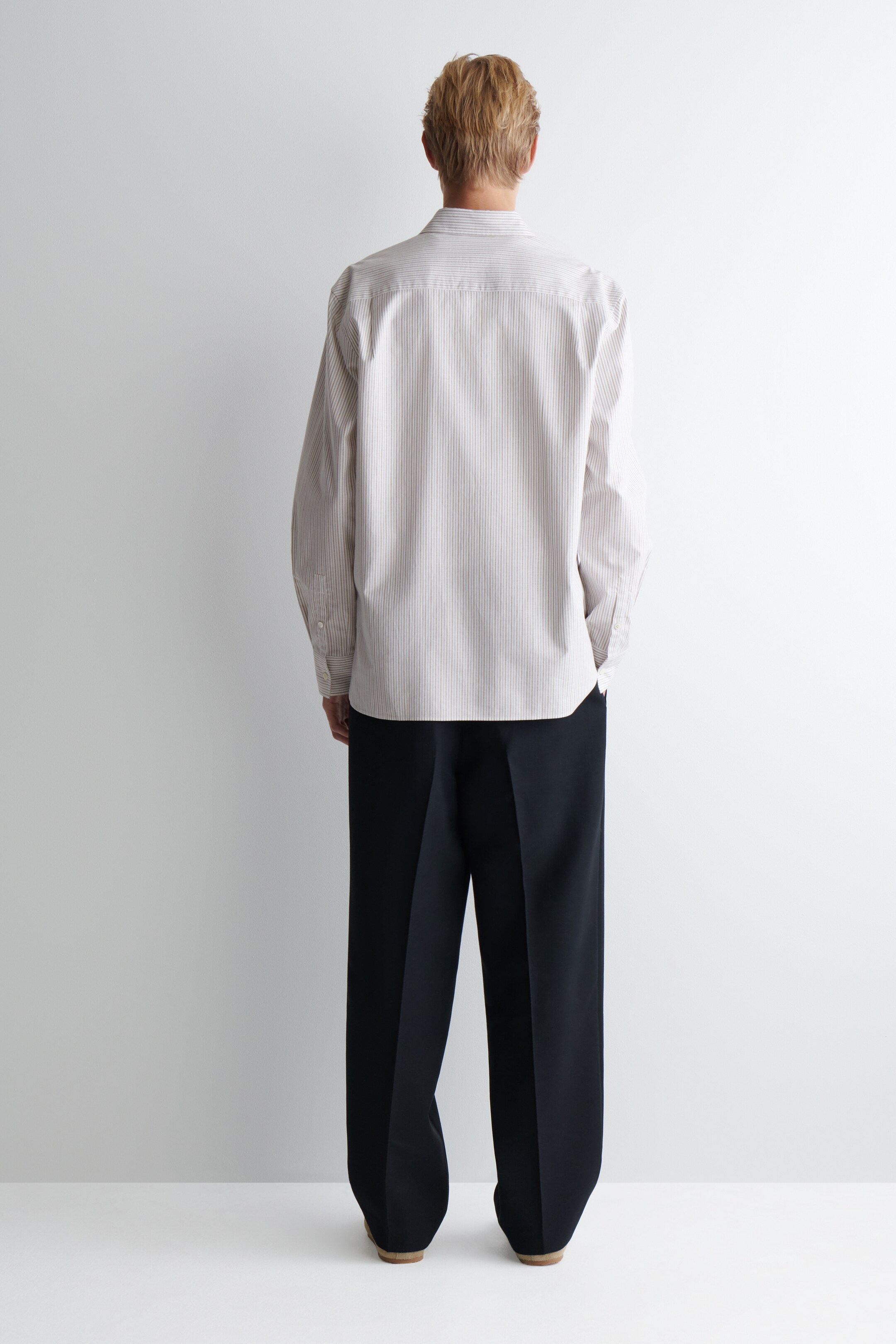 Visualizza immagine più grande: CAMICIA OXFORD IN COTONE - BEIGE / BIANCO / RIGHE - UOMO | H&M IT 5