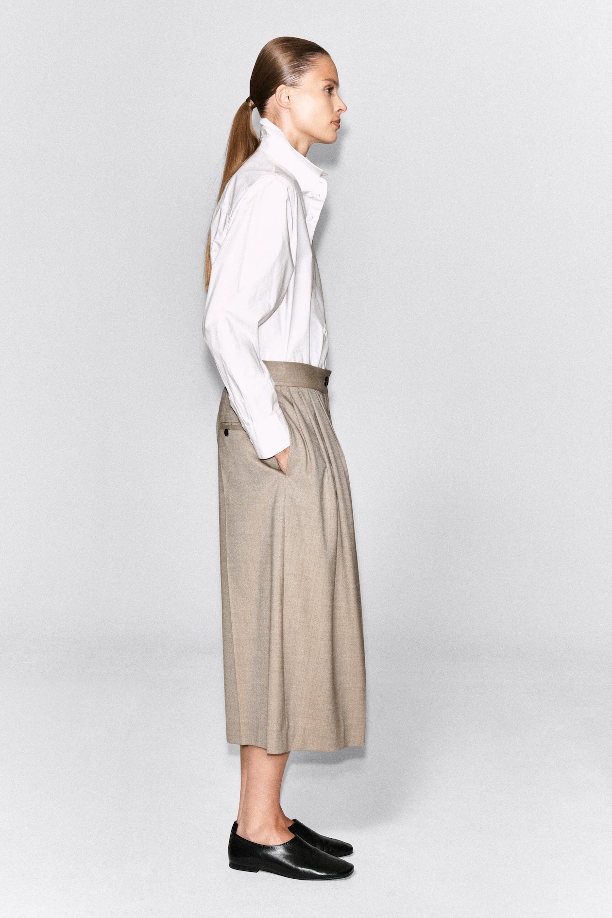 PLEATED WOOL-BLEND CULOTTES — BEIGE MÉLANGE