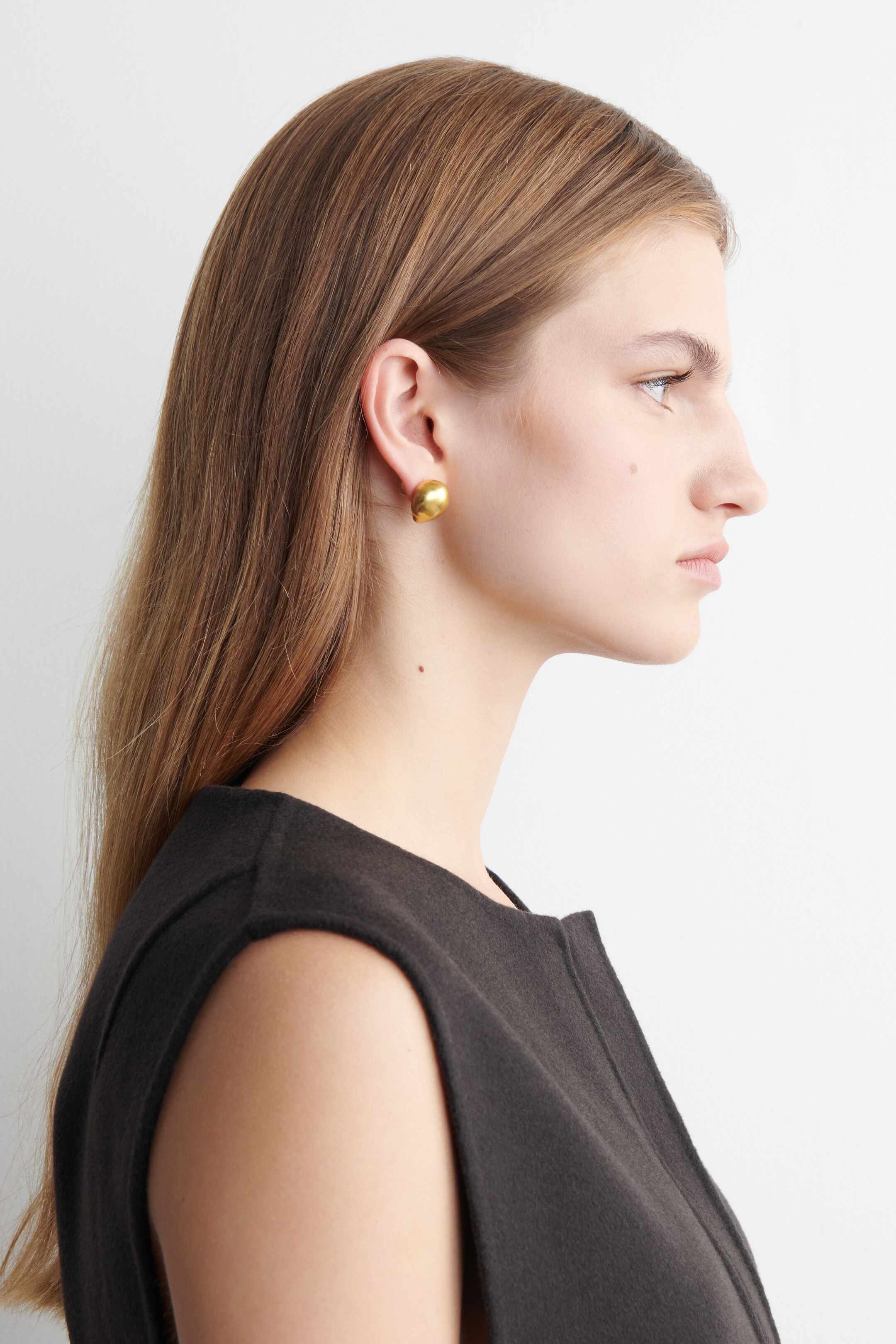 Agrandir l'image: CLOUS D'OREILLES ASYMÉTRIQUES EFFET FONDU - DORÉ - FEMME | H&M FR 3