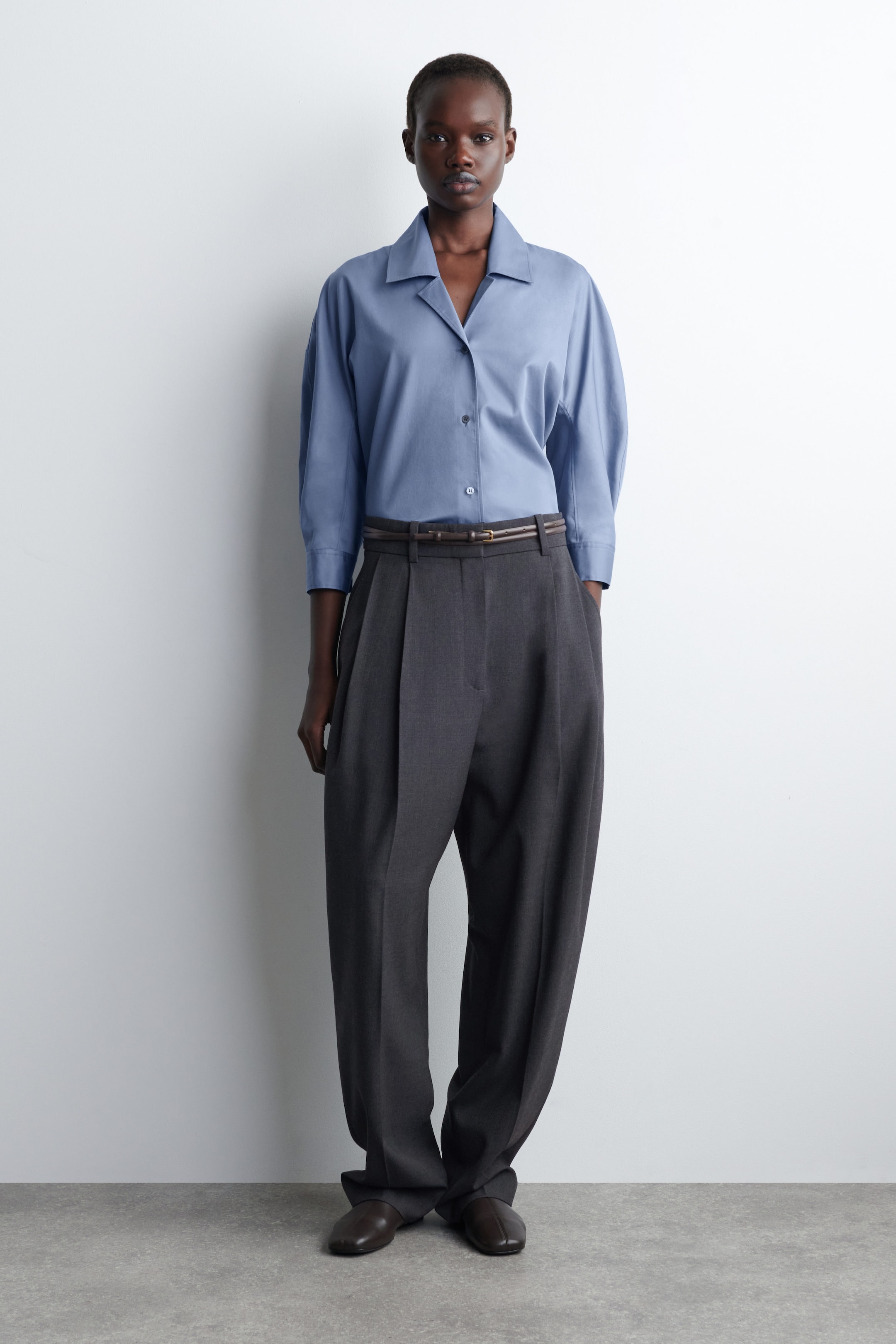 CHEMISE SCULPTURALE EN COTON