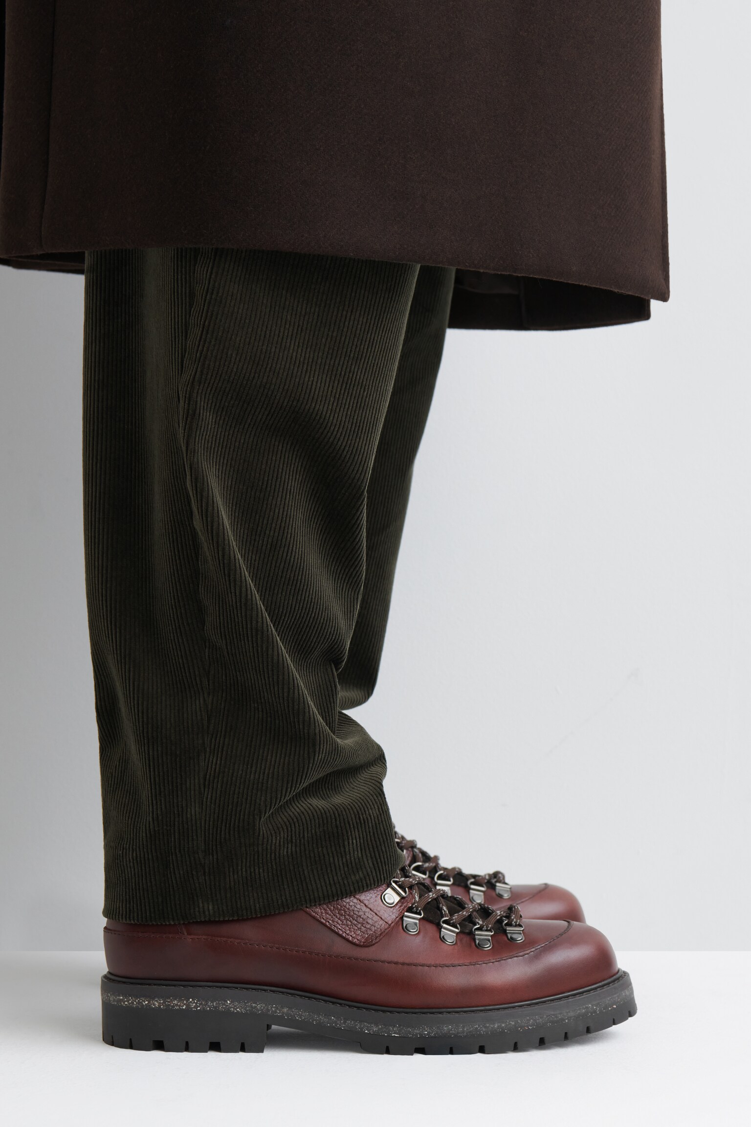 LEATHER HIKING BOOTS - BROWN/BLACK - 5