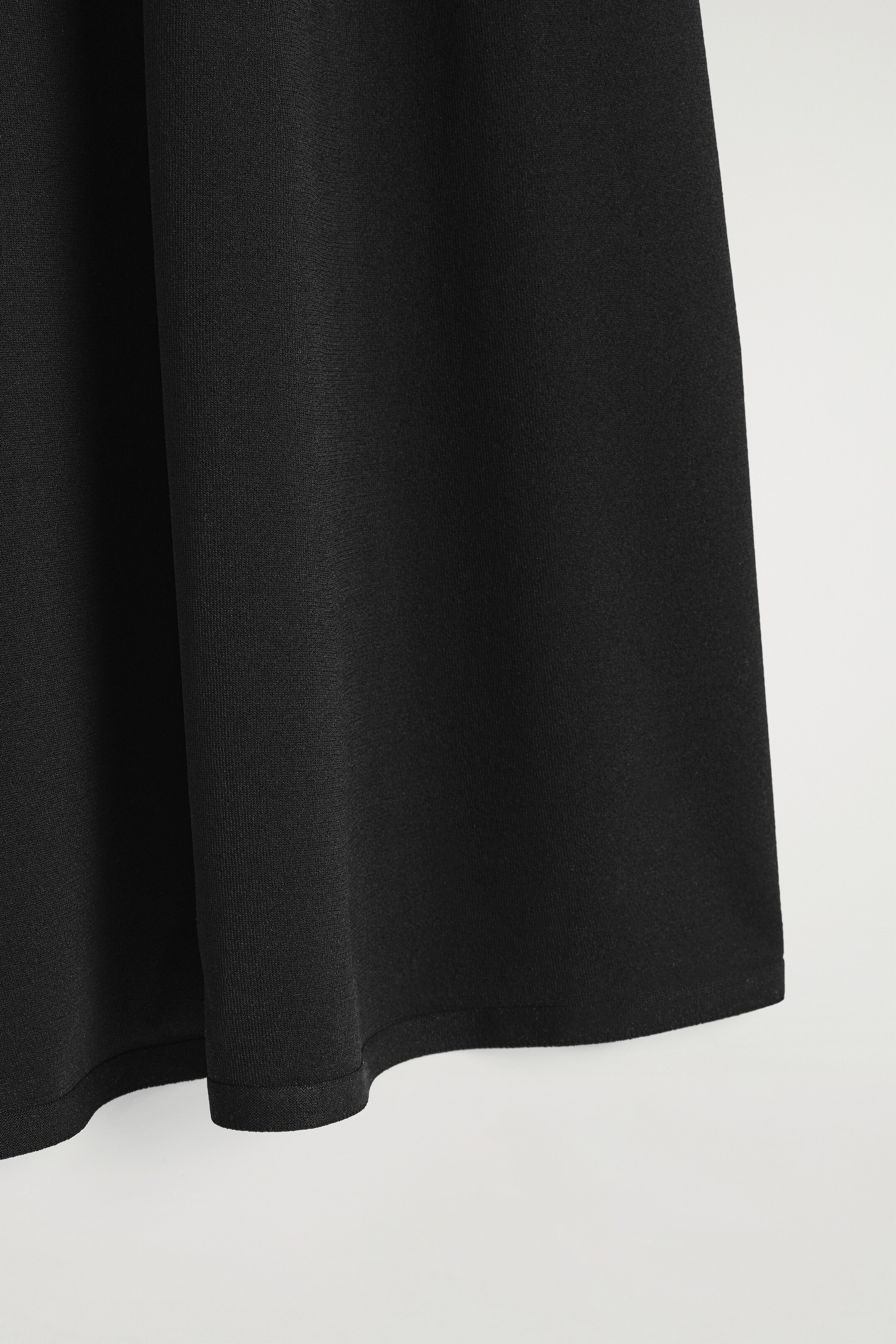 Agrandir l'image: ROBE MIDI SANS MANCHES EN MAILLE - NOIR - FEMME | H&M CH 6
