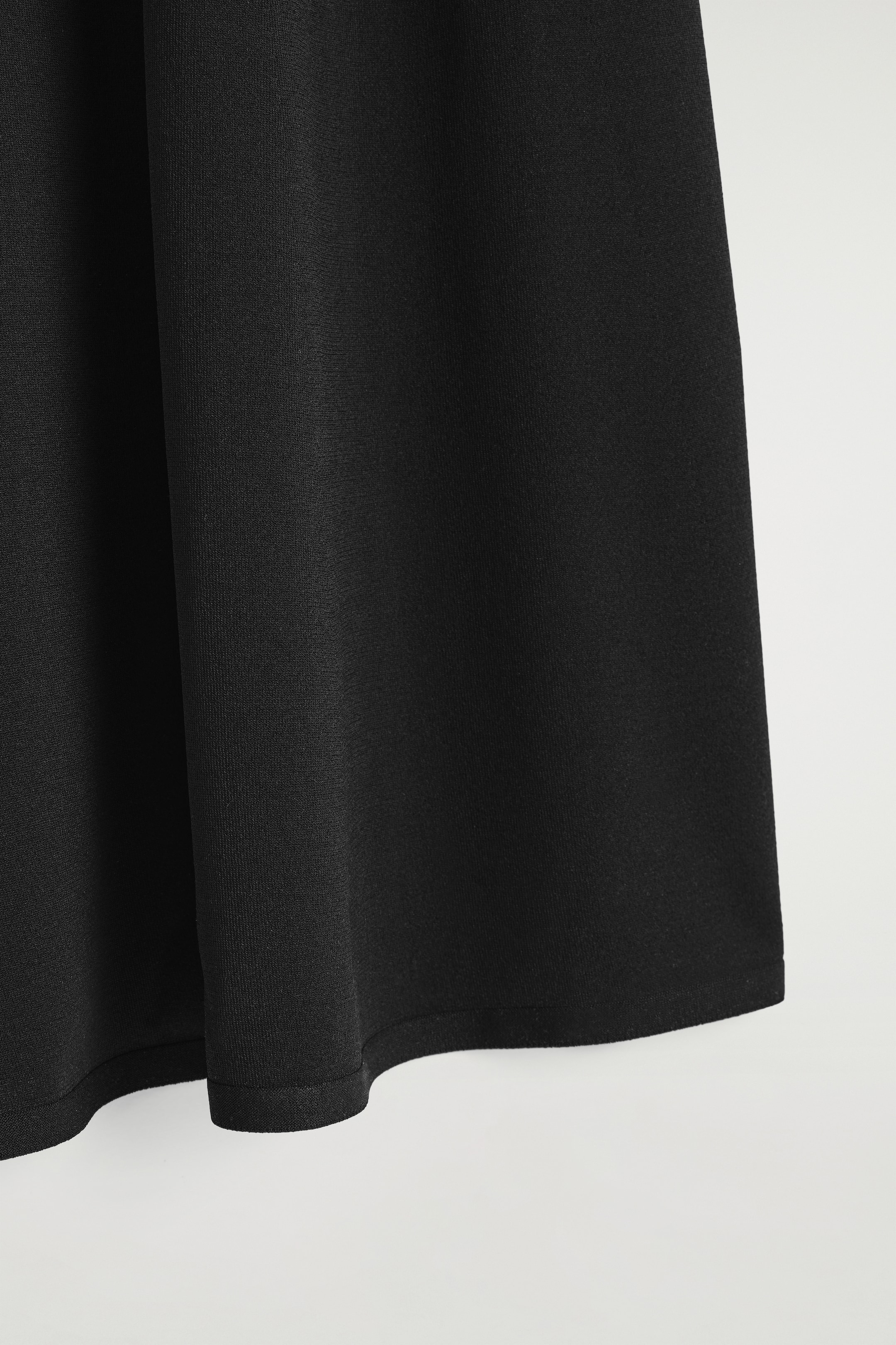 Ingrandisci l'immagine: SLEEVELESS KNITTED MIDI DRESS - BLACK - DONNA | H&M CH 6