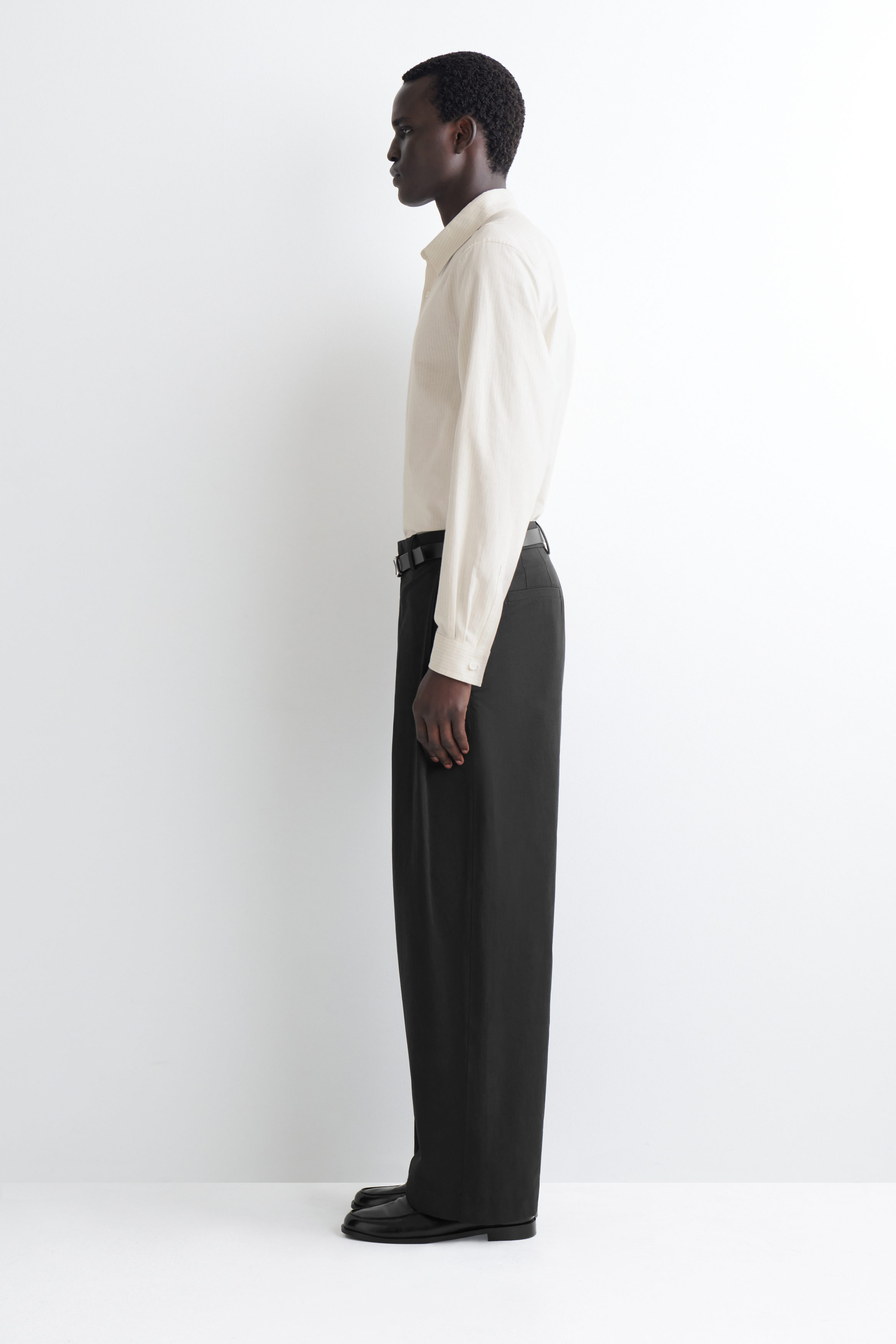 PLEATED COTTON RELAXED-FIT WIDE-LEG TROUSERS - BLACK | COS