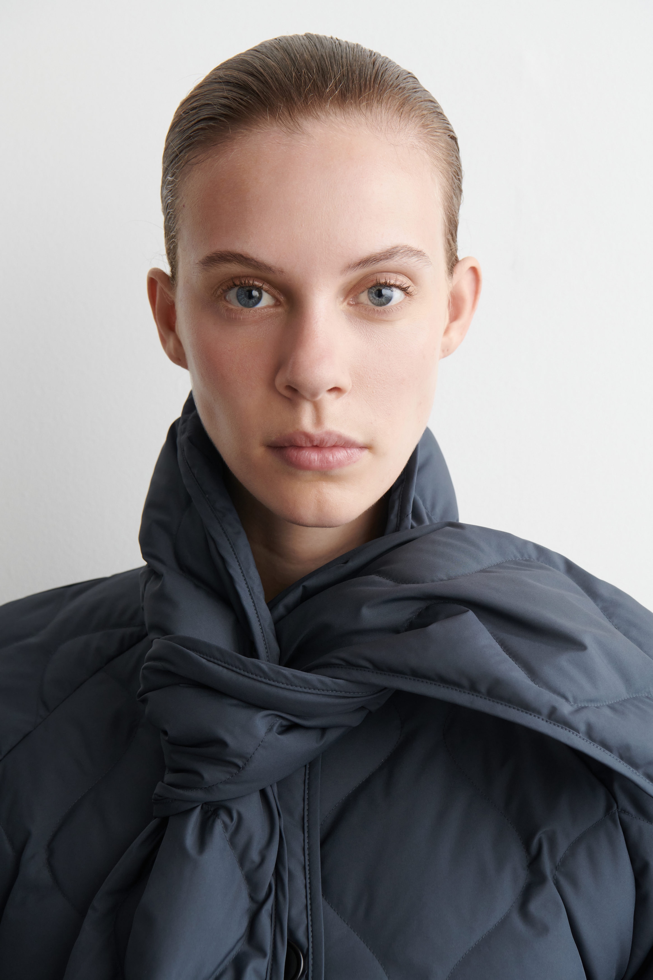 SCARF DETAIL QUILTED LINER JACKET