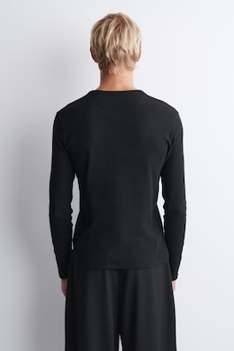 SLIM RIBBED COTTON LONG-SLEEVED HENLEY T-SHIRT — BLACK 4