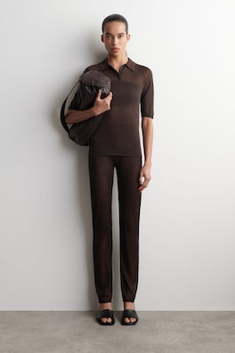 SHEER KNITTED SILK POLO SHIRT — BITTER CHOCOLATE 2