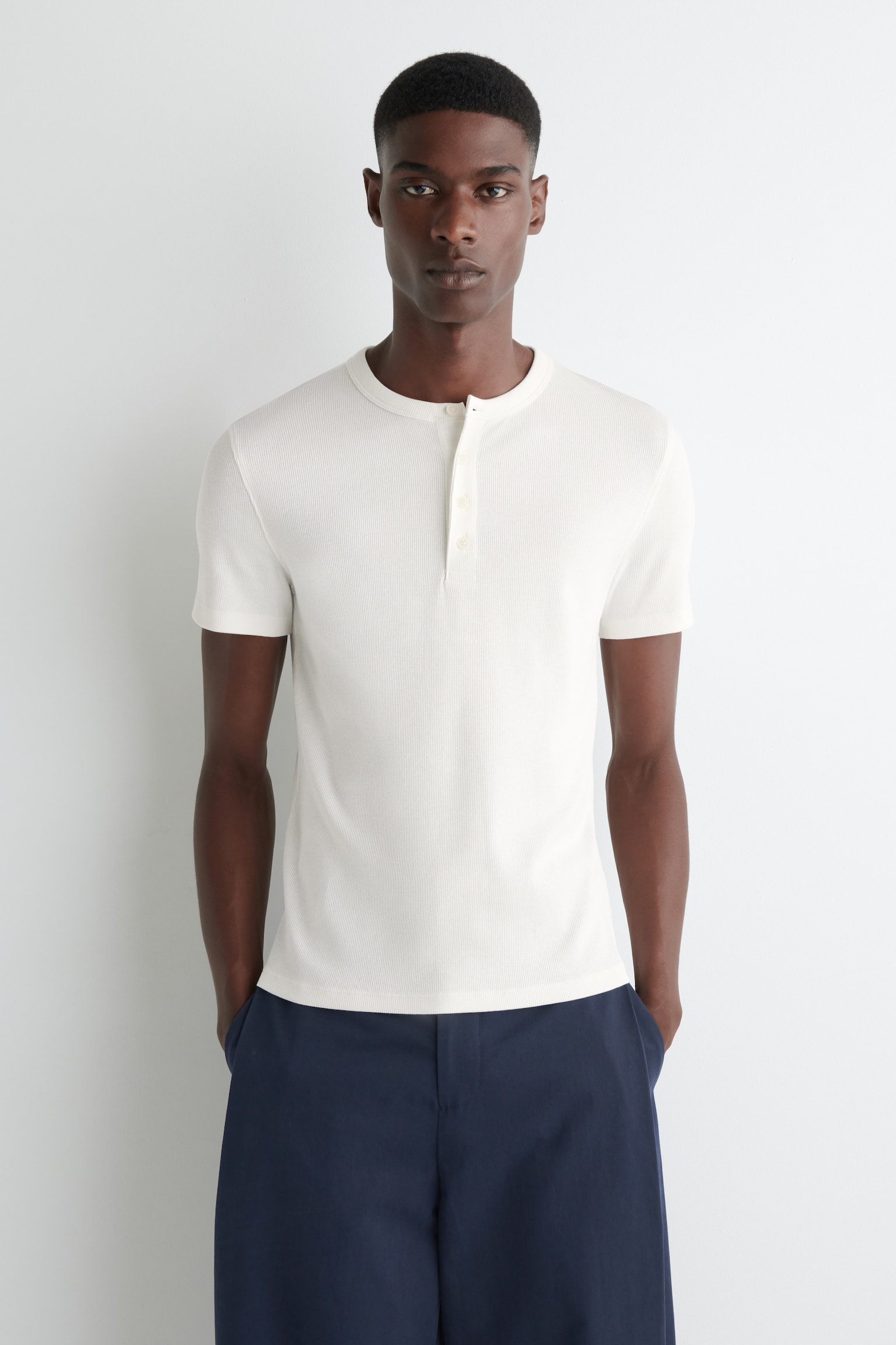 T-SHIRT HENLEY CÔTELÉ COUPE SLIM - BLANC/NOIR - 1