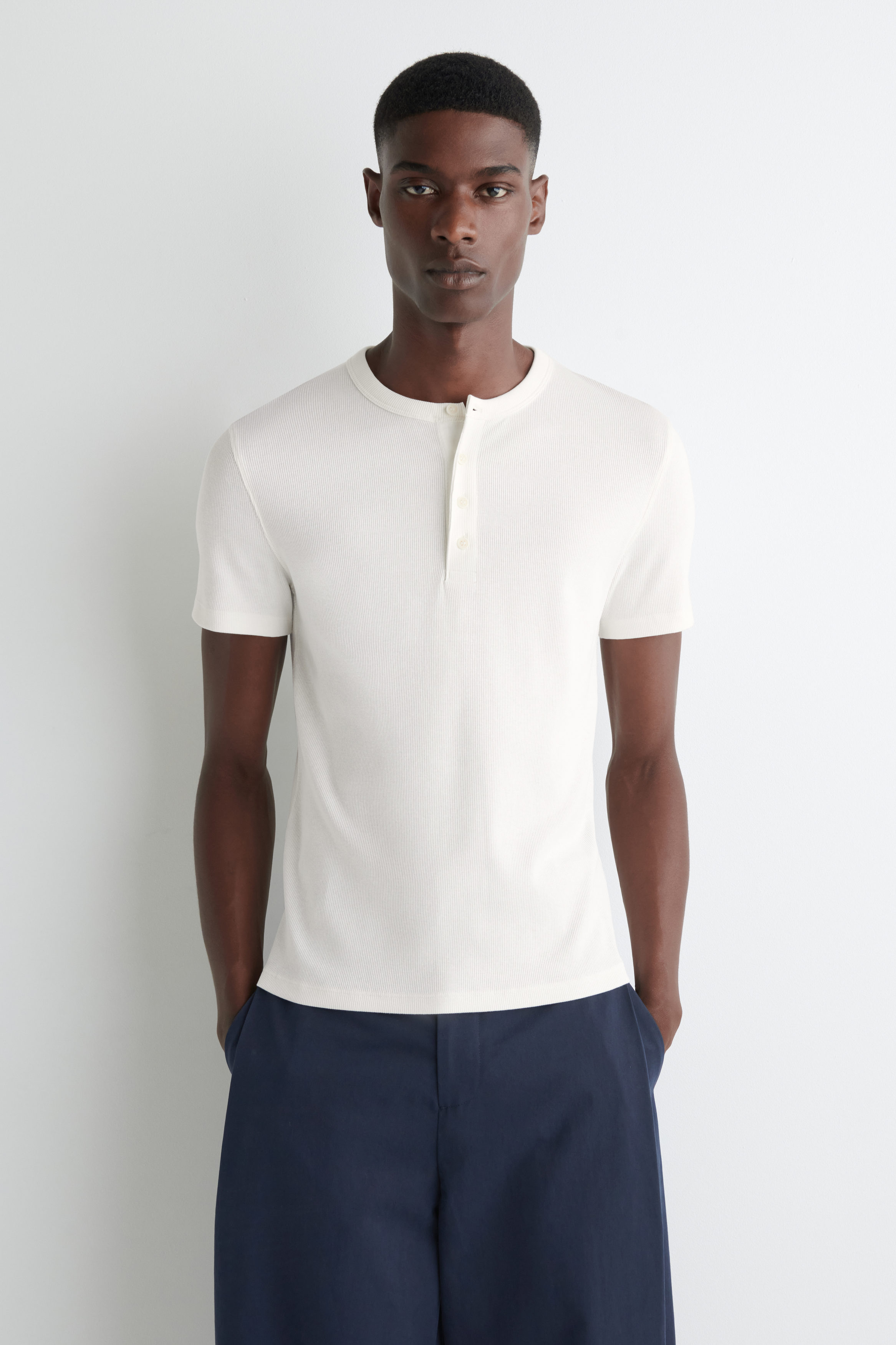 【KOOLOSET】Pigment Ribbed Henley Neck Muscle Tee Core Sport Henley V Tee | Only € 17 | Organic Basics