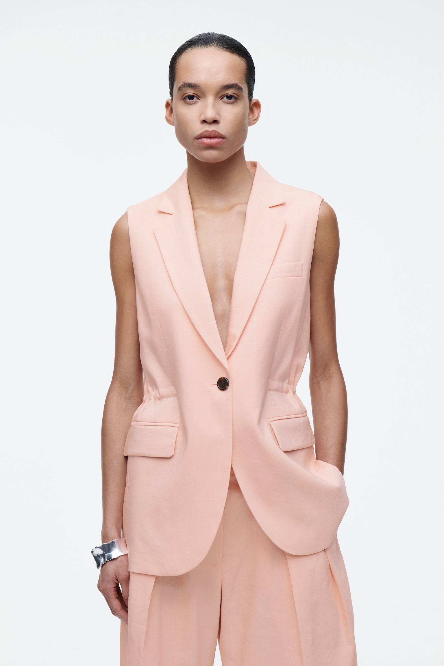 GILET SLIM EN LIN - ABRICOT/NOIR