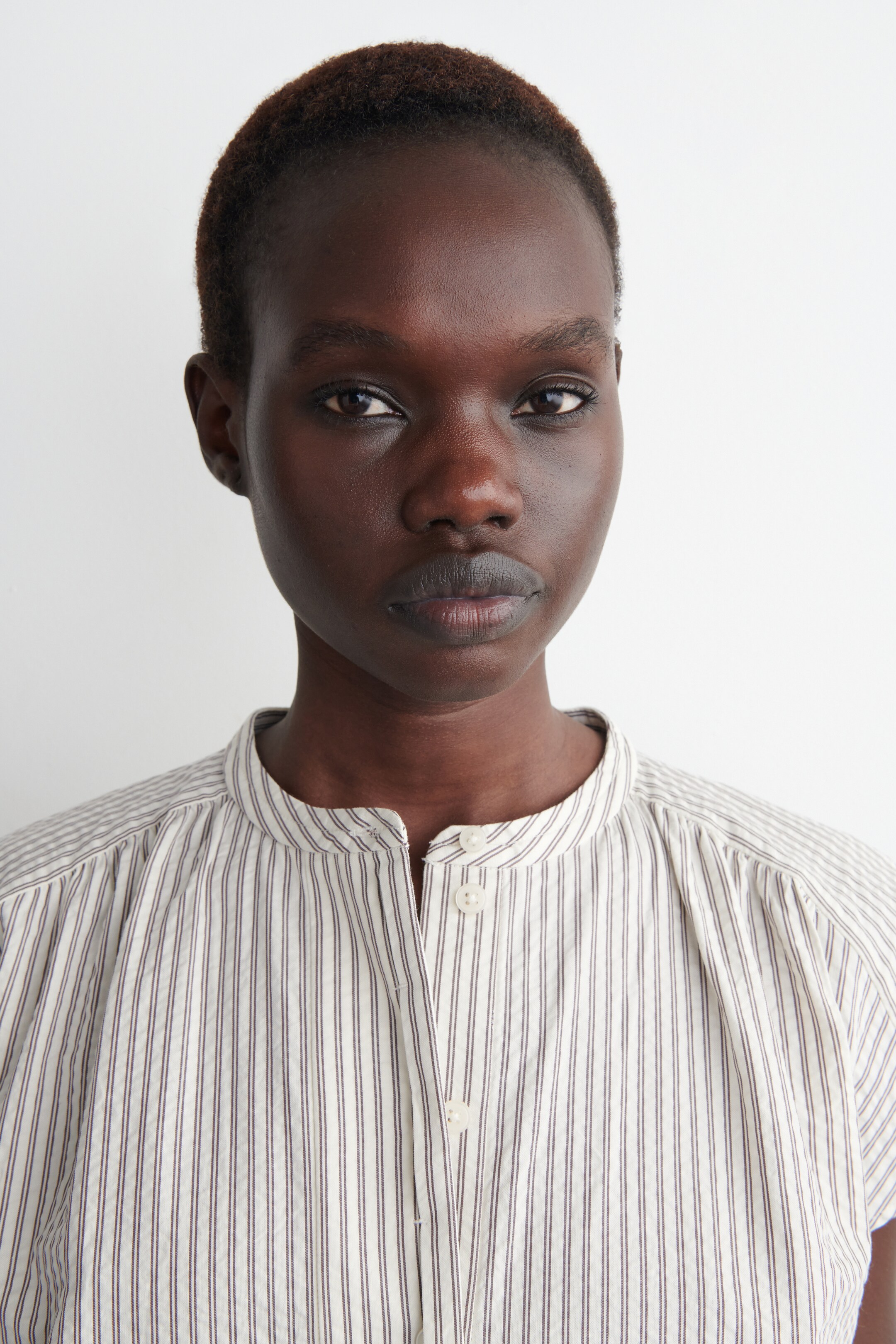 Agrandir l'image: BLOUSE À MANCHES ÉVASÉES EN CRÊPE RAYÉ - BLANC / RAYURES - FEMME | H&M BE 4
