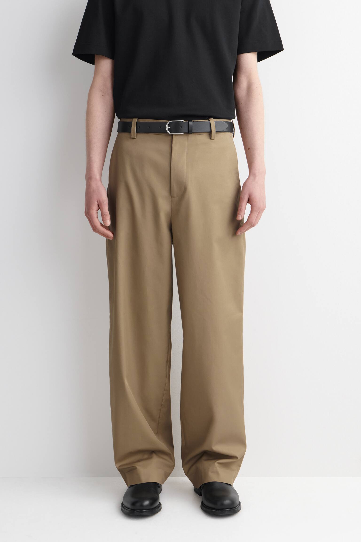 BAWEŁNIANE SPODNIE CHINO Z SZEROKIMI NOGAWKAMI - BEŻOWY/CZARNY - 6