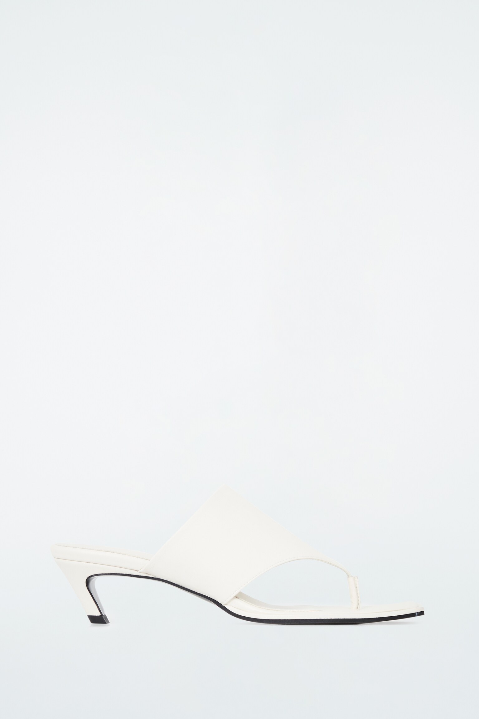TOE-POST HEELED SANDALS - WHITE