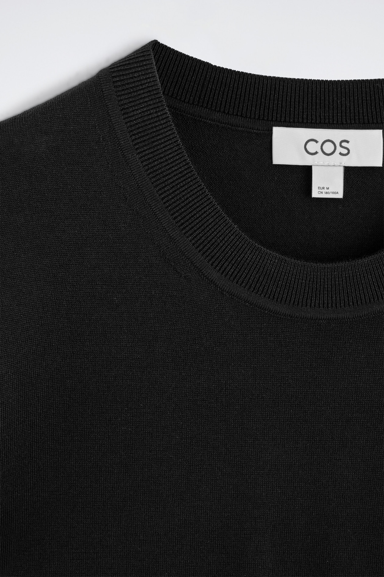 SLIM MERINO WOOL CREW-NECK JUMPER — BLACK