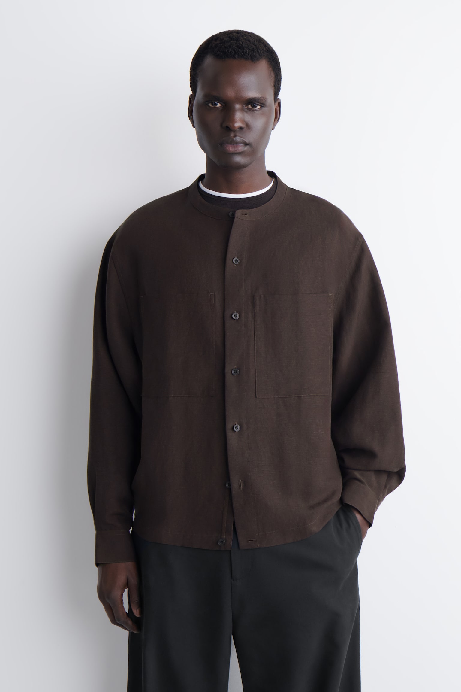 OVERSIZED LINNEN SHIRT MET OPA-KRAAG-DONKERBRUIN - 2
