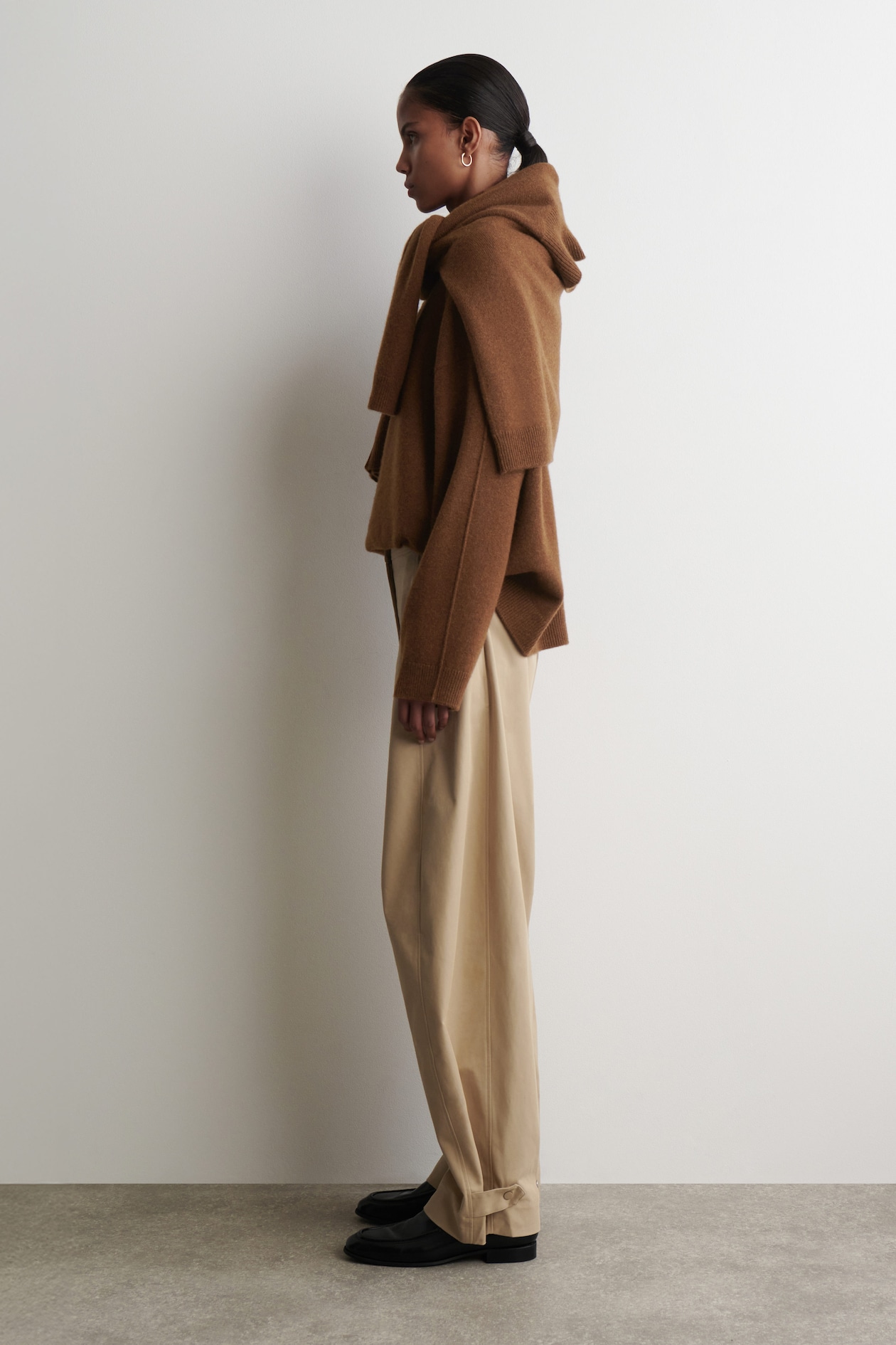 UTILITY BARREL-LEG TROUSERS — BEIGE