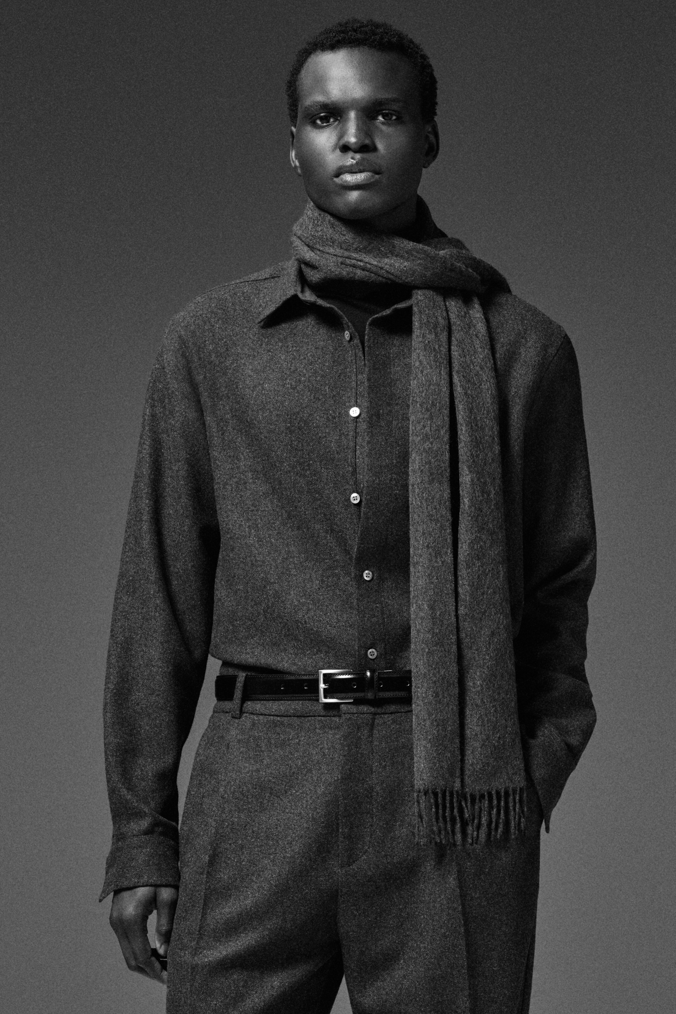 Größeres Bild anzeigen: KASCHMIRSCHAL - ANTHRAZIT - Men | H&M AT 7