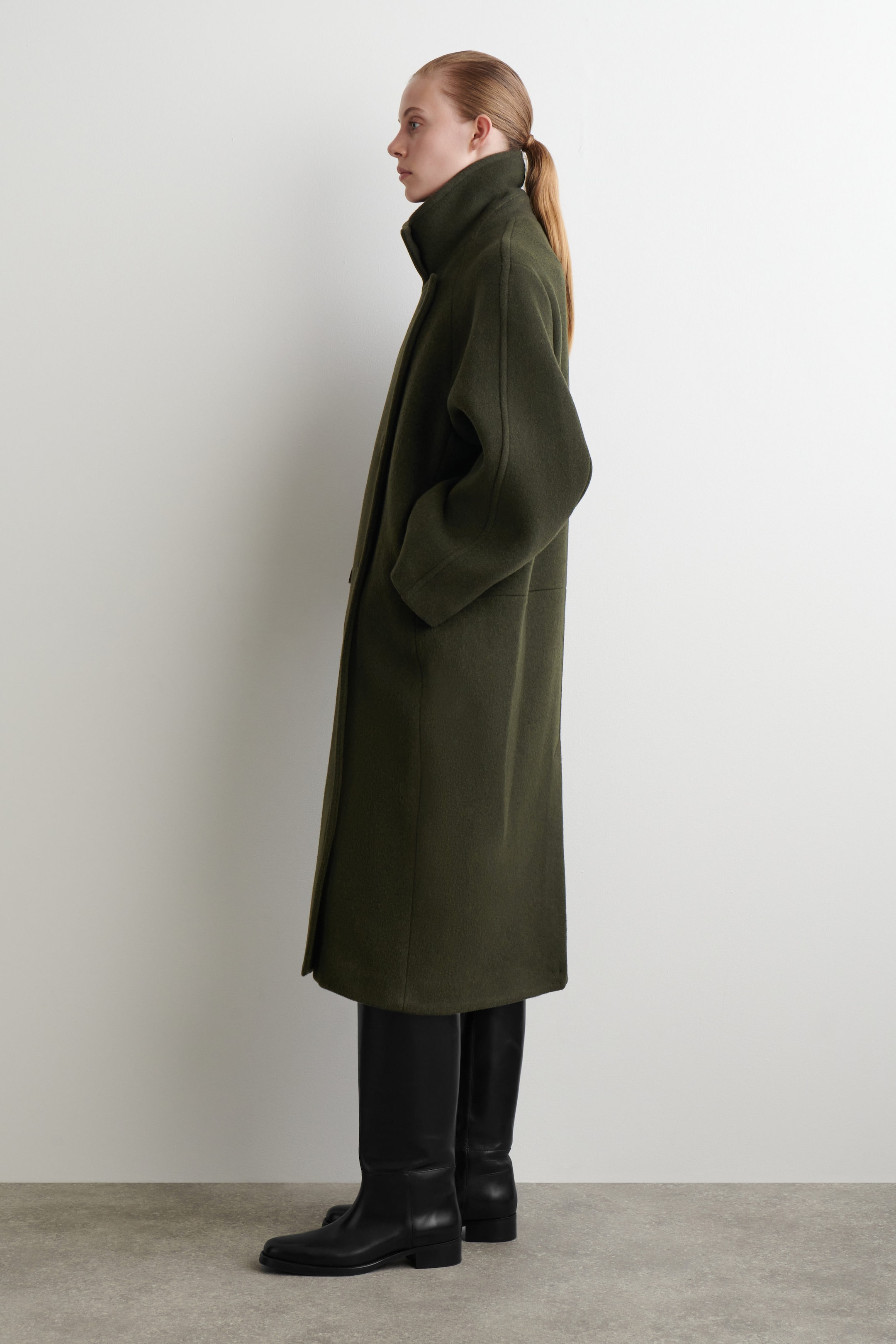 OVERSIZED DOUBLE-BREASTED WOOL COAT
