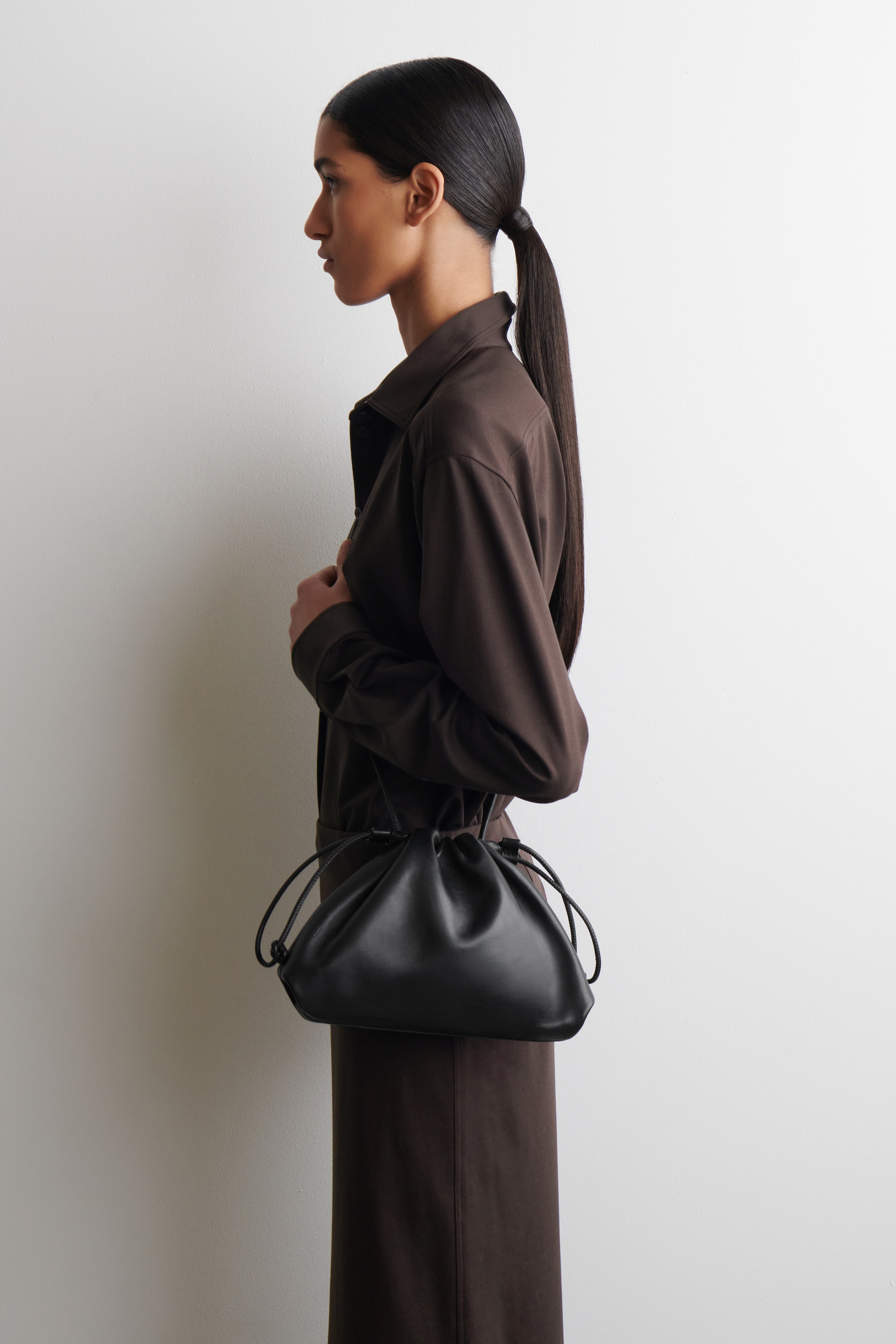 הצגת תמונה גדולה יותר: תיק קלאץ' מיני קאבטלי - עור - שחור - Ladies | H&M IL 1