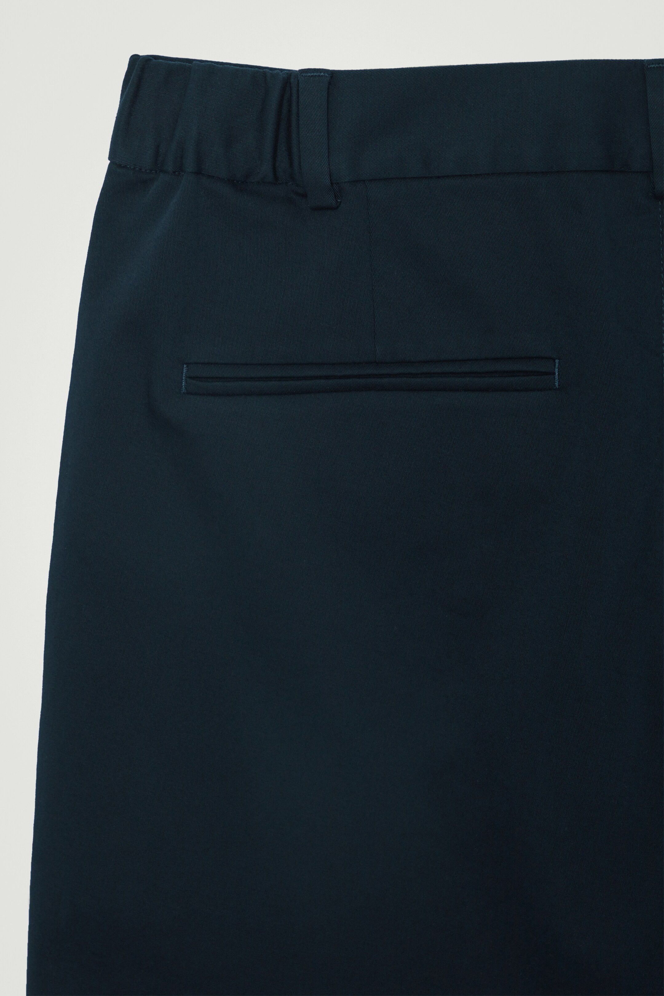Grösseres Bild ansehen: KLASSISCHE CHINO-SHORTS - NAVYBLAU - HERREN | H&M CH 2