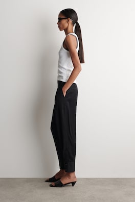 PLEATED TWILL BALLOON TROUSERS — BLACK 3
