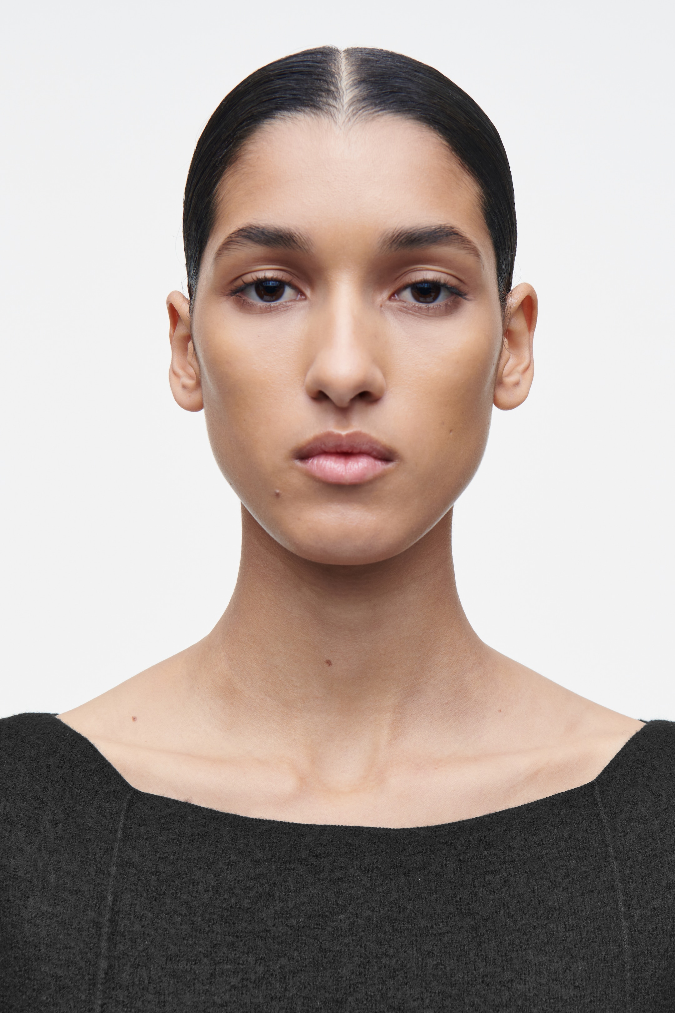 Grösseres Bild ansehen: WOLL-ETUIKLEID AUS MEHREREN BAHNEN - SCHWARZ - DAMEN | H&M CH 5