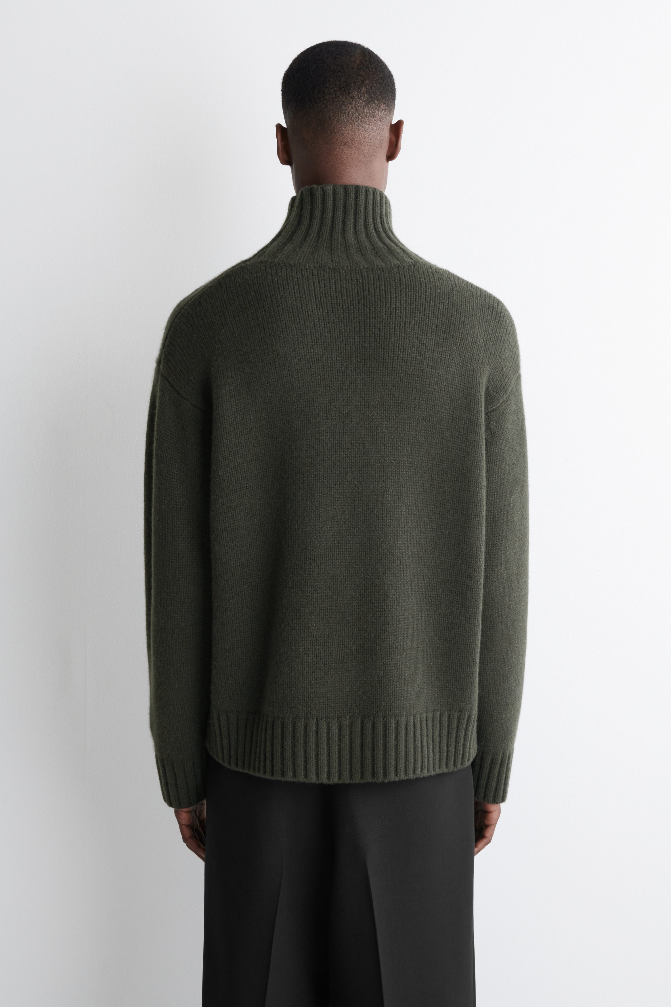 CHUNKY CASHMERE MOCK-NECK SWEATER - DARK GREEN | COS US