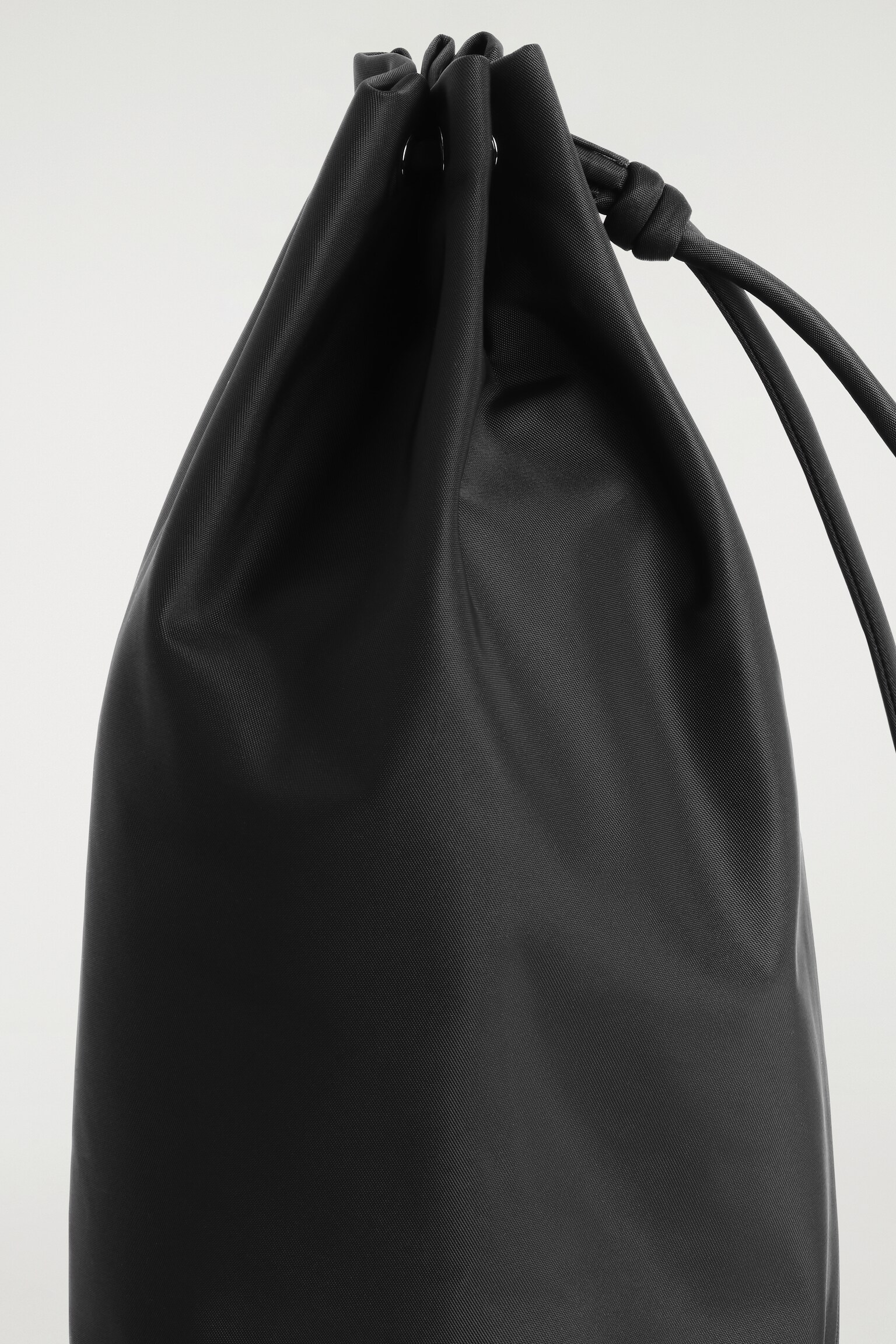 BORSA A TRACOLLA CON COULISSE IN NYLON - NERO - 3