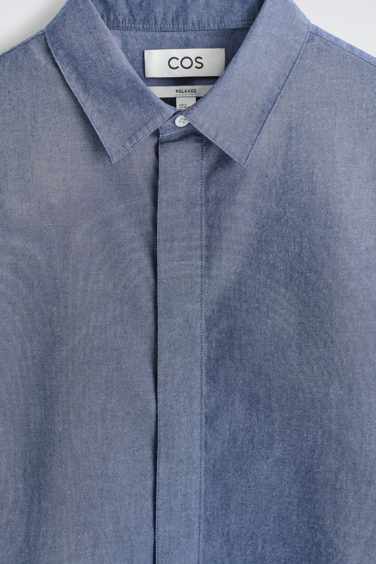 CHAMBRAY LONG-SLEEVE SHIRT — BLUE