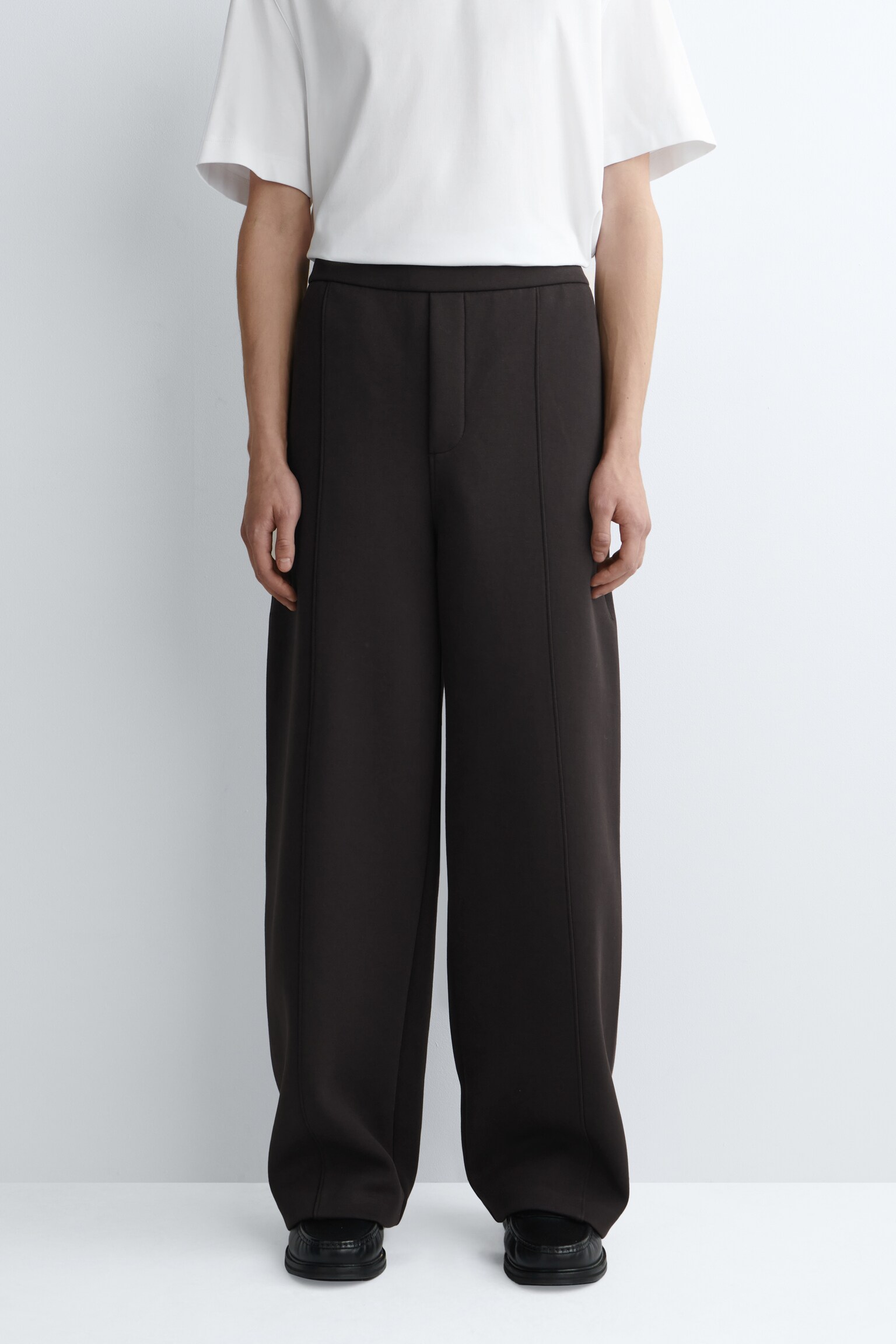 PANTALÓN STRAIGHT-LEG EFECTO NEOPRENO - MARRÓN - 6