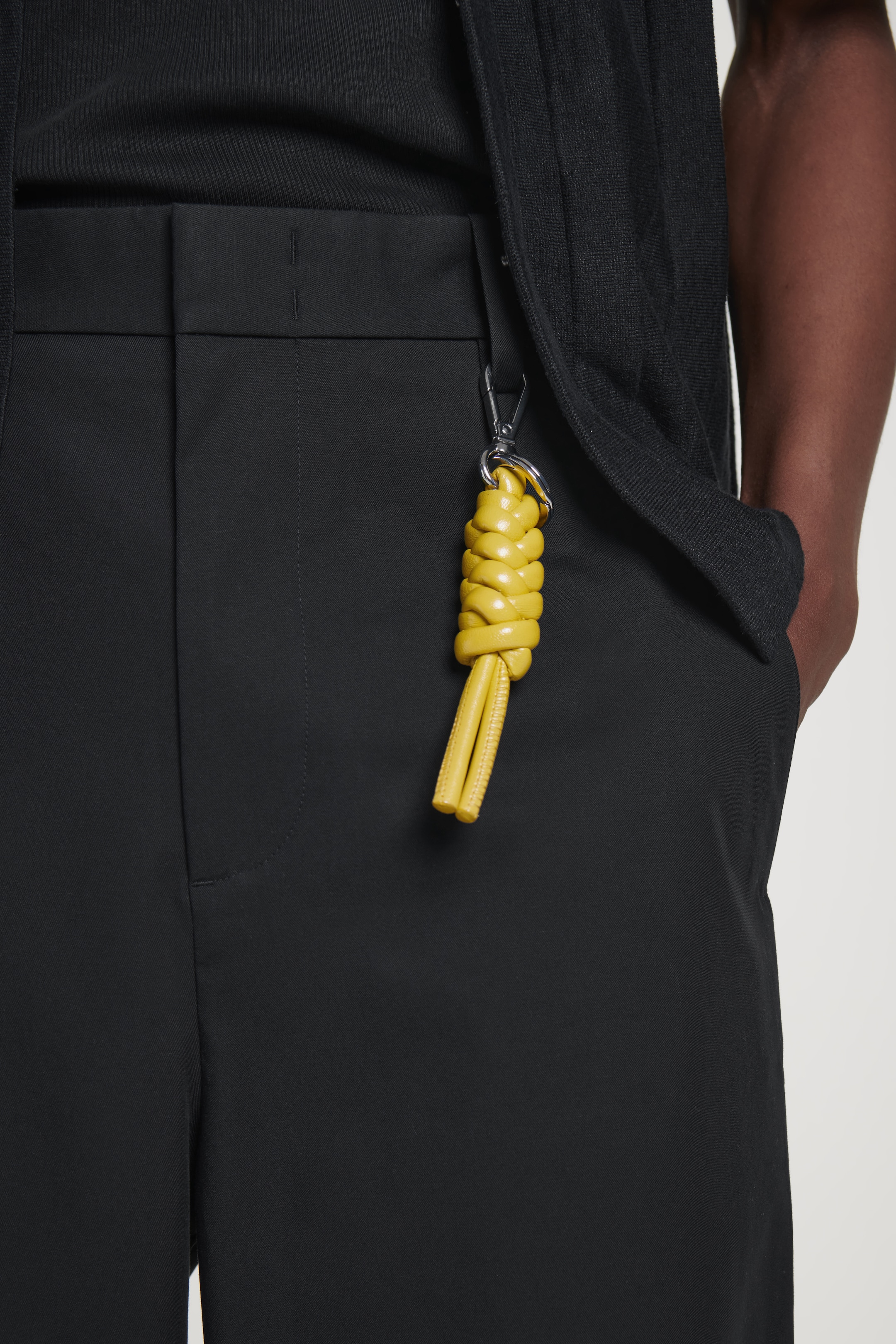 Visualizza immagine più grande: PORTACHIAVI CHUNKY IN PELLE CON NODI - GIALLO - UOMO | H&M IT 1