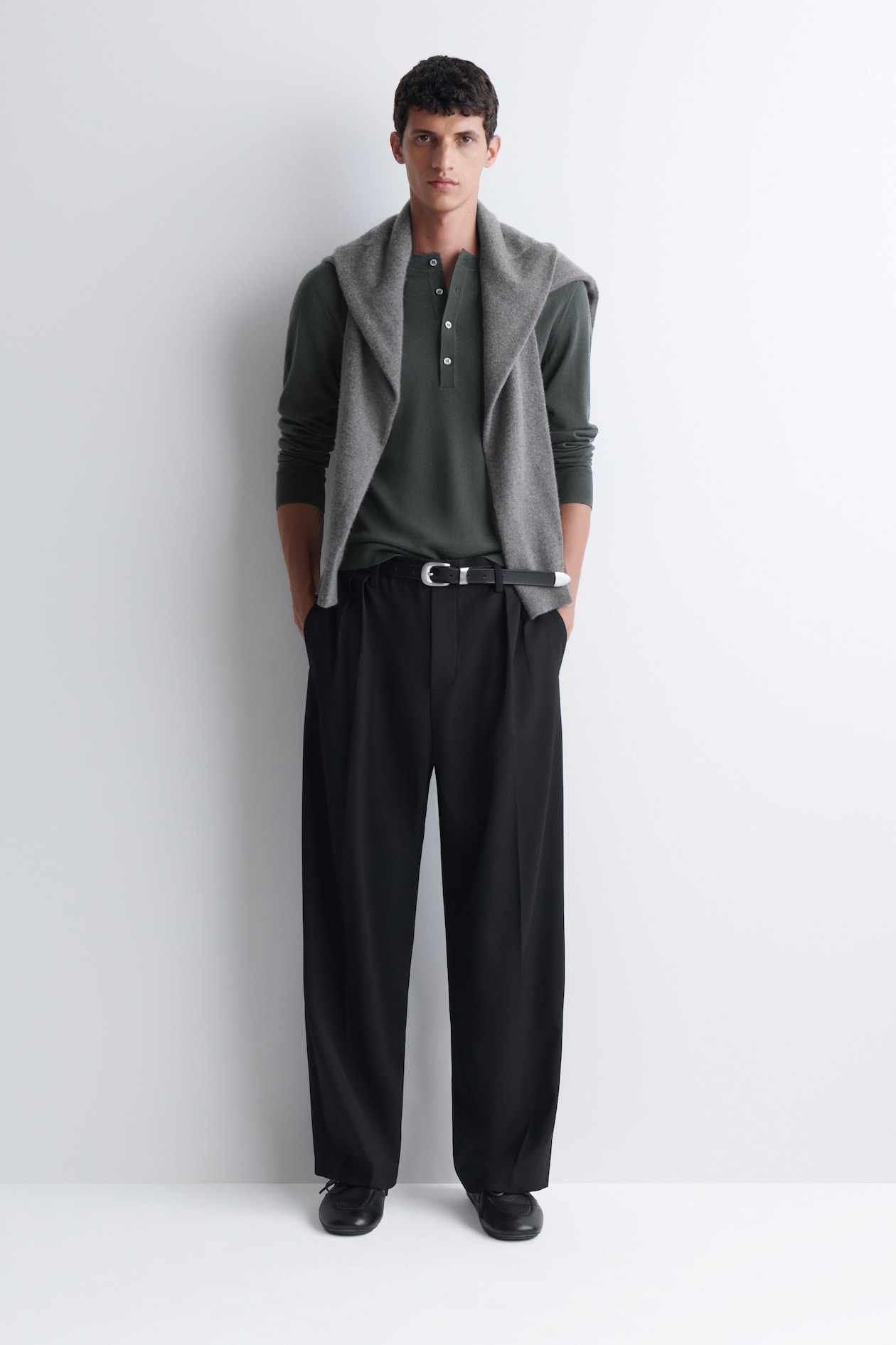 SLIM MERINO WOOL HENLEY TOP — DARK GRAY