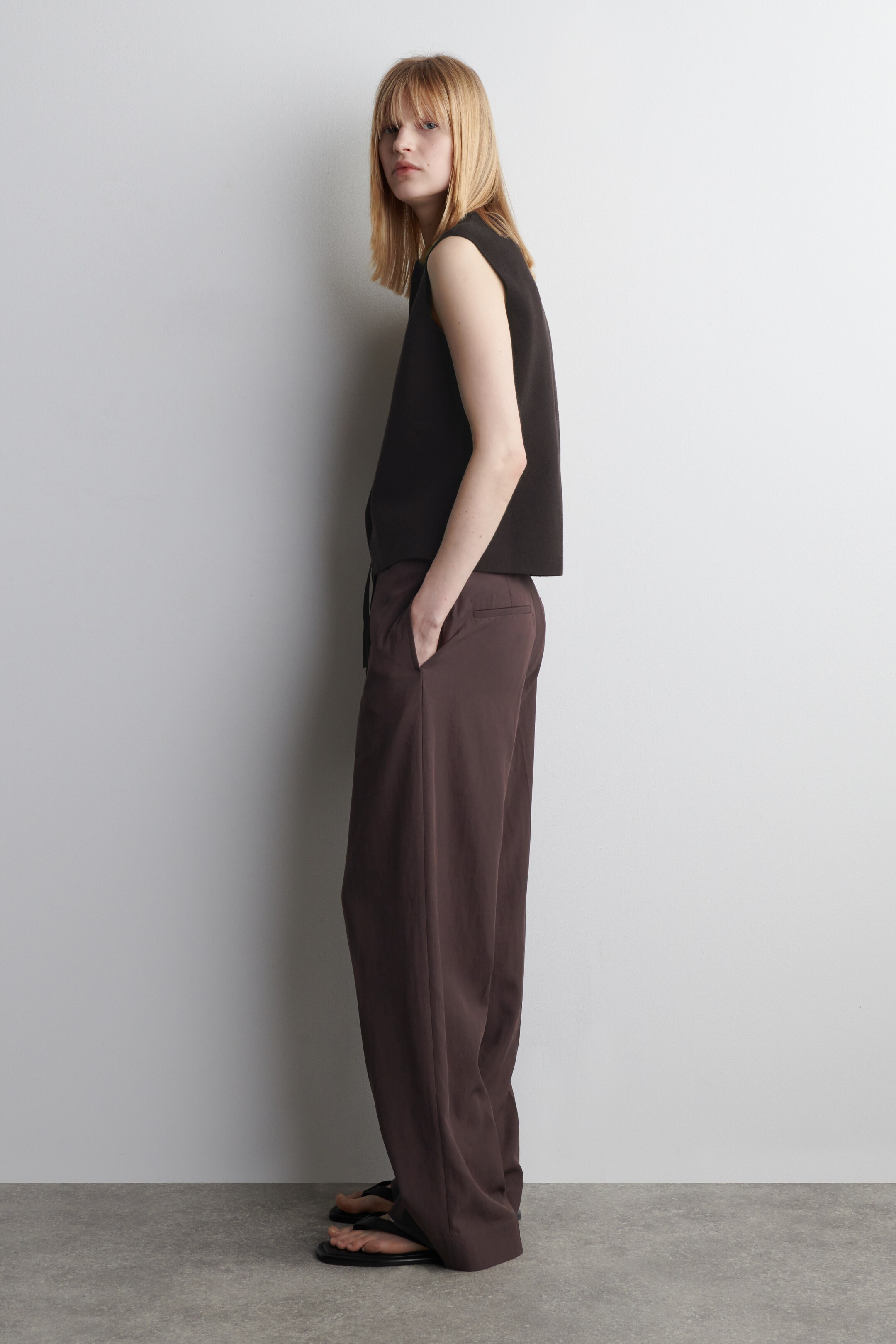 Agrandir l'image: GILET EN MAILLE DE COTON - BRUN FONCÉ - FEMME | H&M BE 3