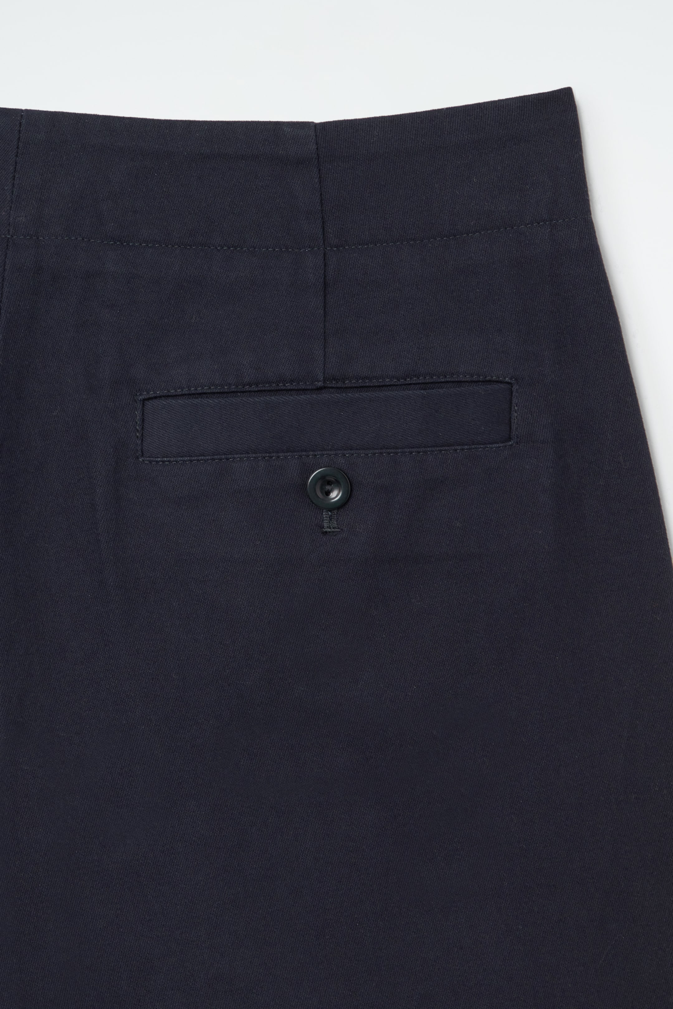 Agrandir l'image: PANTALON CHINO À PLIS STYLE BARREL - BLEU MARINE - FEMME | H&M CH 2