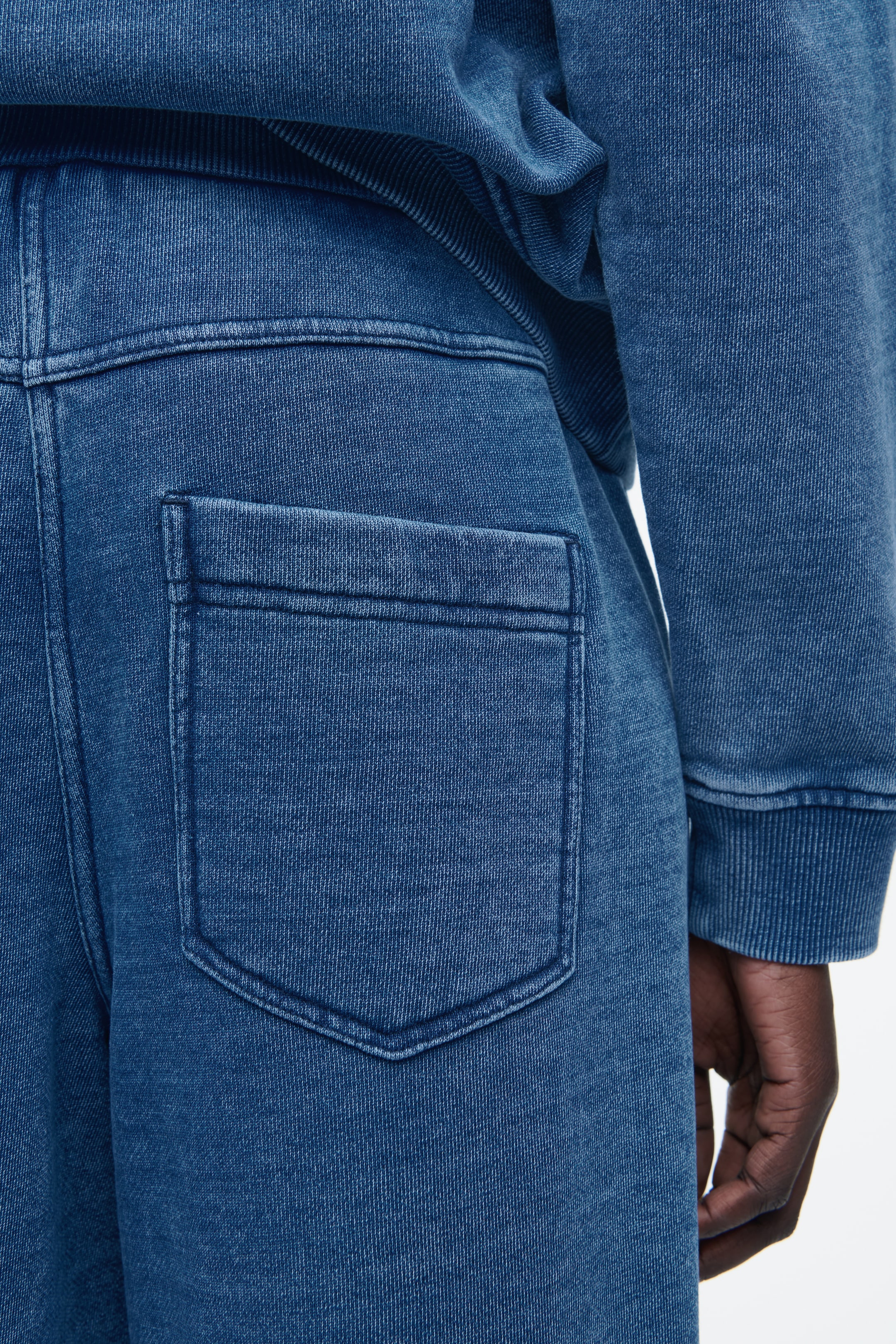 Visualizza immagine più grande: FELPA CON CAPPUCCIO IN JERSEY LAVAGGIO DENIM - BLU - DONNA | H&M IT 5