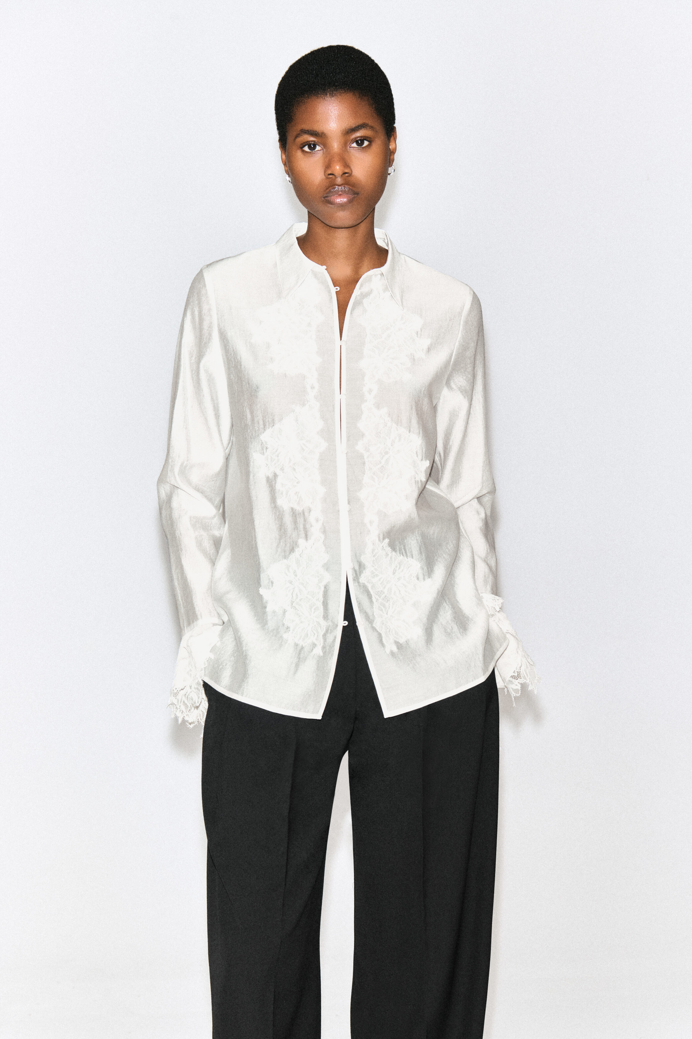 FLUID LACE-DETAIL SHIRT