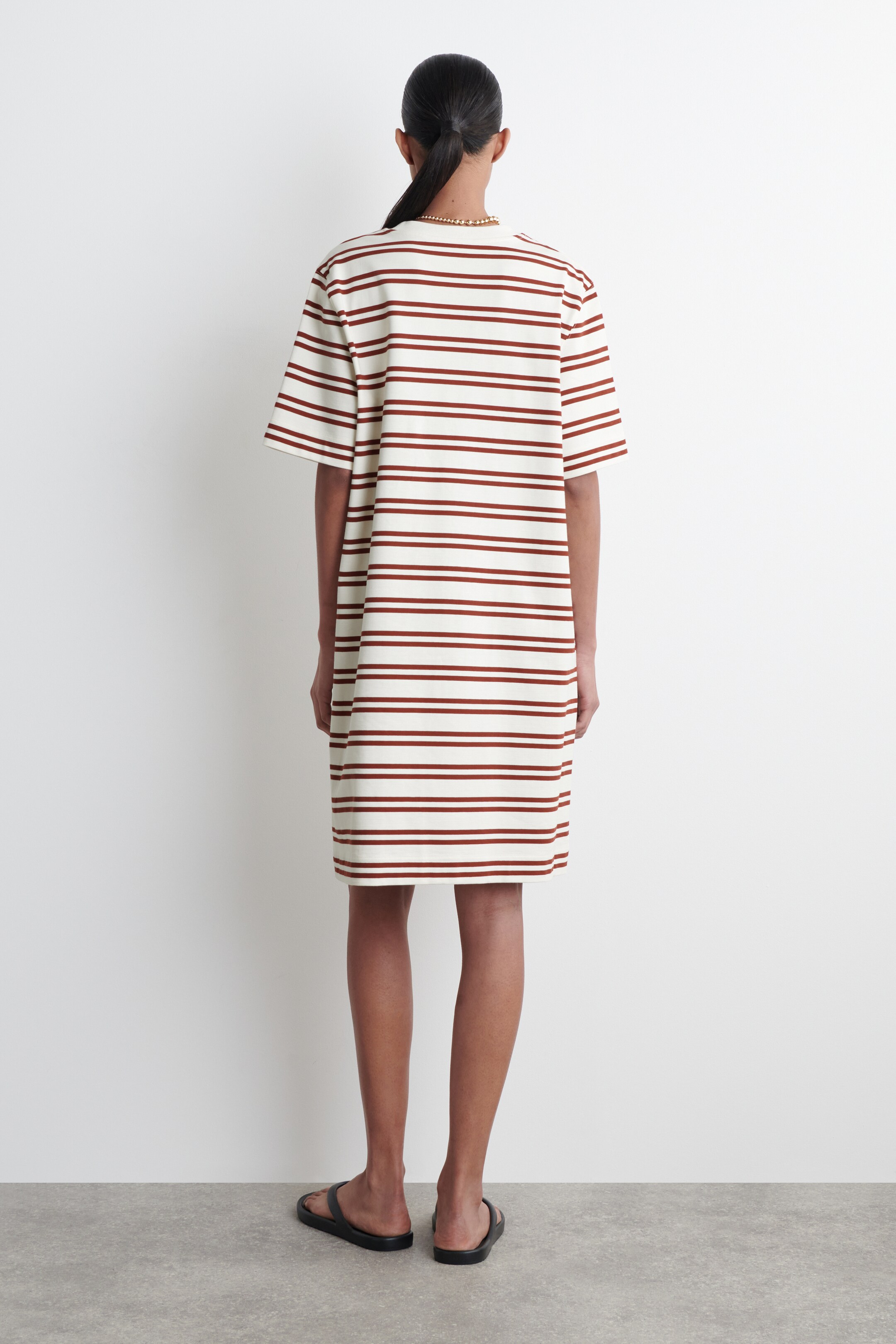Vezi imaginea mai mare: ROCHIE MINI DIN BUMBAC TIP TRICOU - ALB / ROȘU / CU DUNGI - FEMEI | H&M RO 2