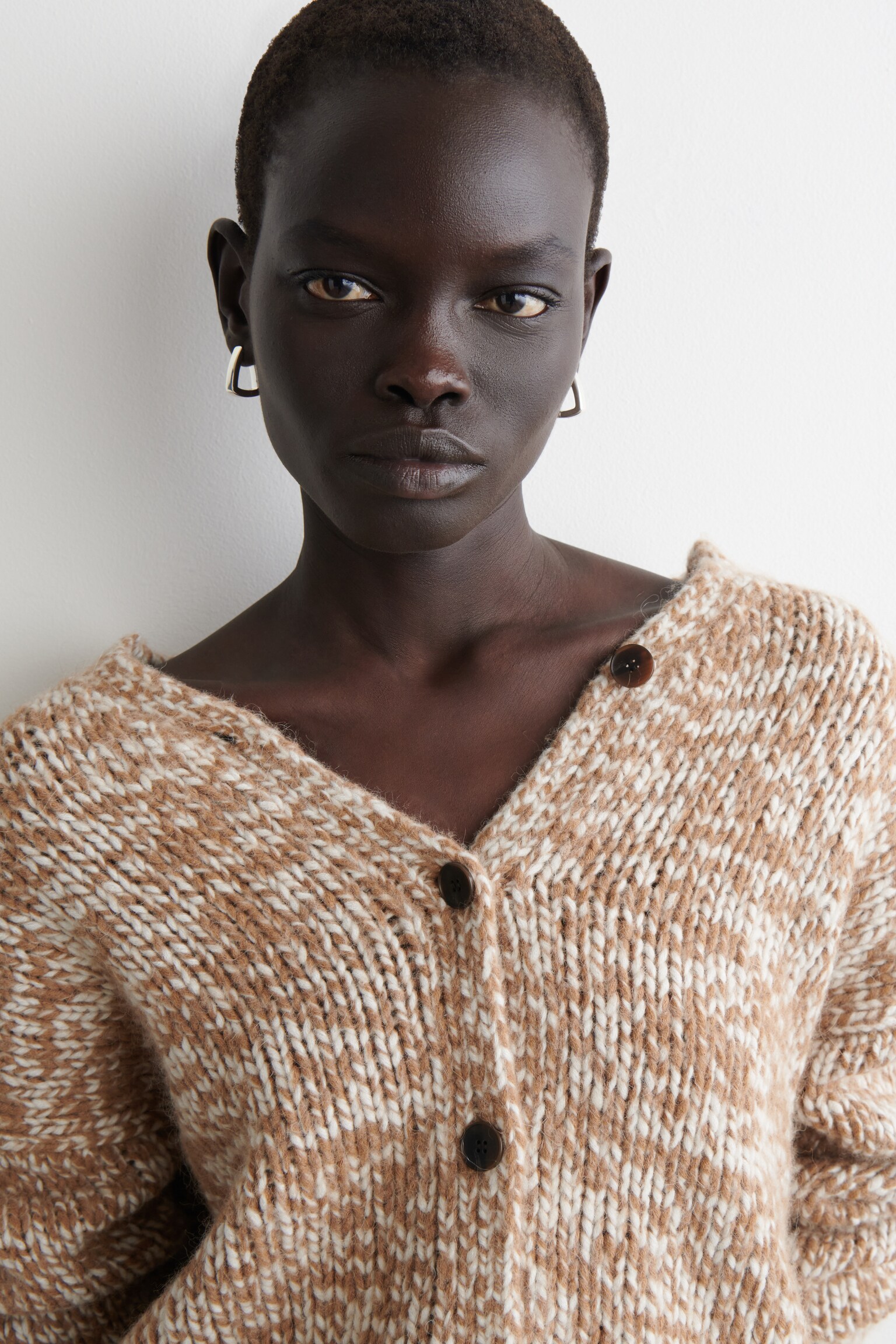 CARDIGAN DIN LÂNĂ-ALPACĂ CU TEXTURĂ ÎN PUNCTE - CAMEL / ECRU/BROWN / NAVY - 6