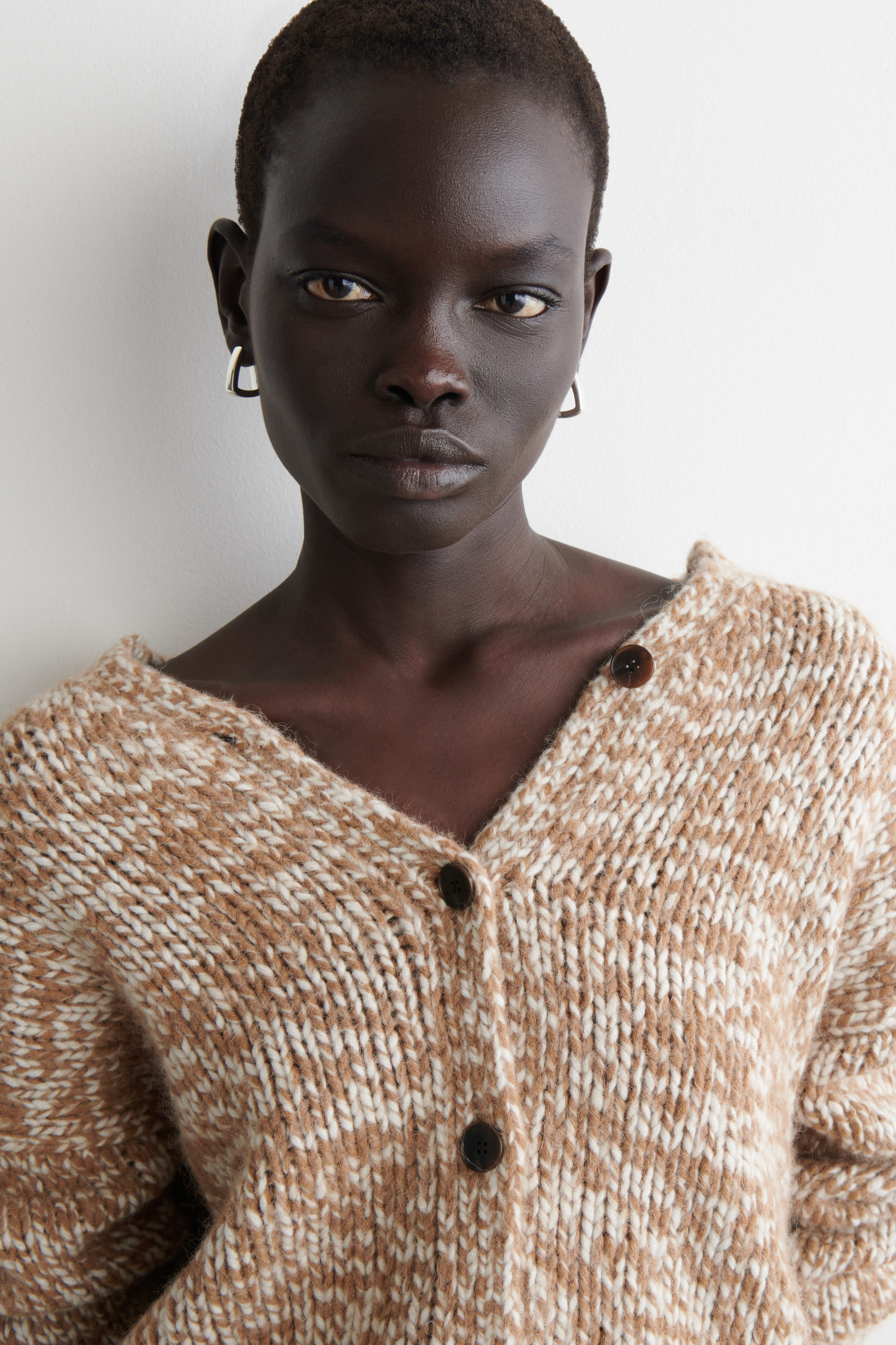 FLECKED CHUNKY WOOL-ALPACA CARDIGAN - CAMEL / ECRU | COS AU