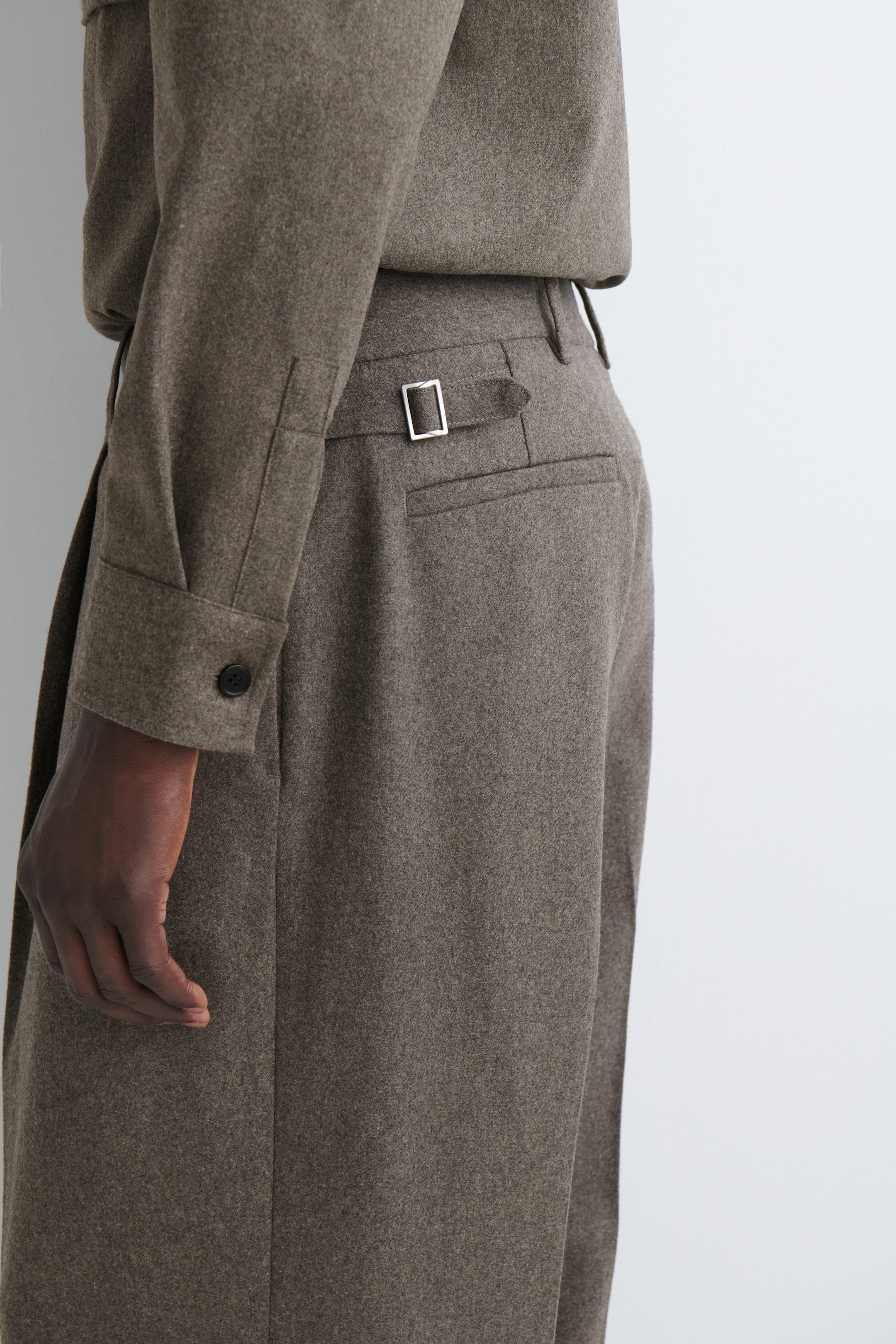 RELAXED WOOL STRAIGHT-LEG PANTS