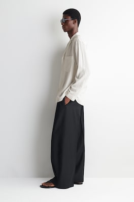 STRIPED TEXTURED CAMP-COLLAR SHIRT — WHITE / STRIPED 2