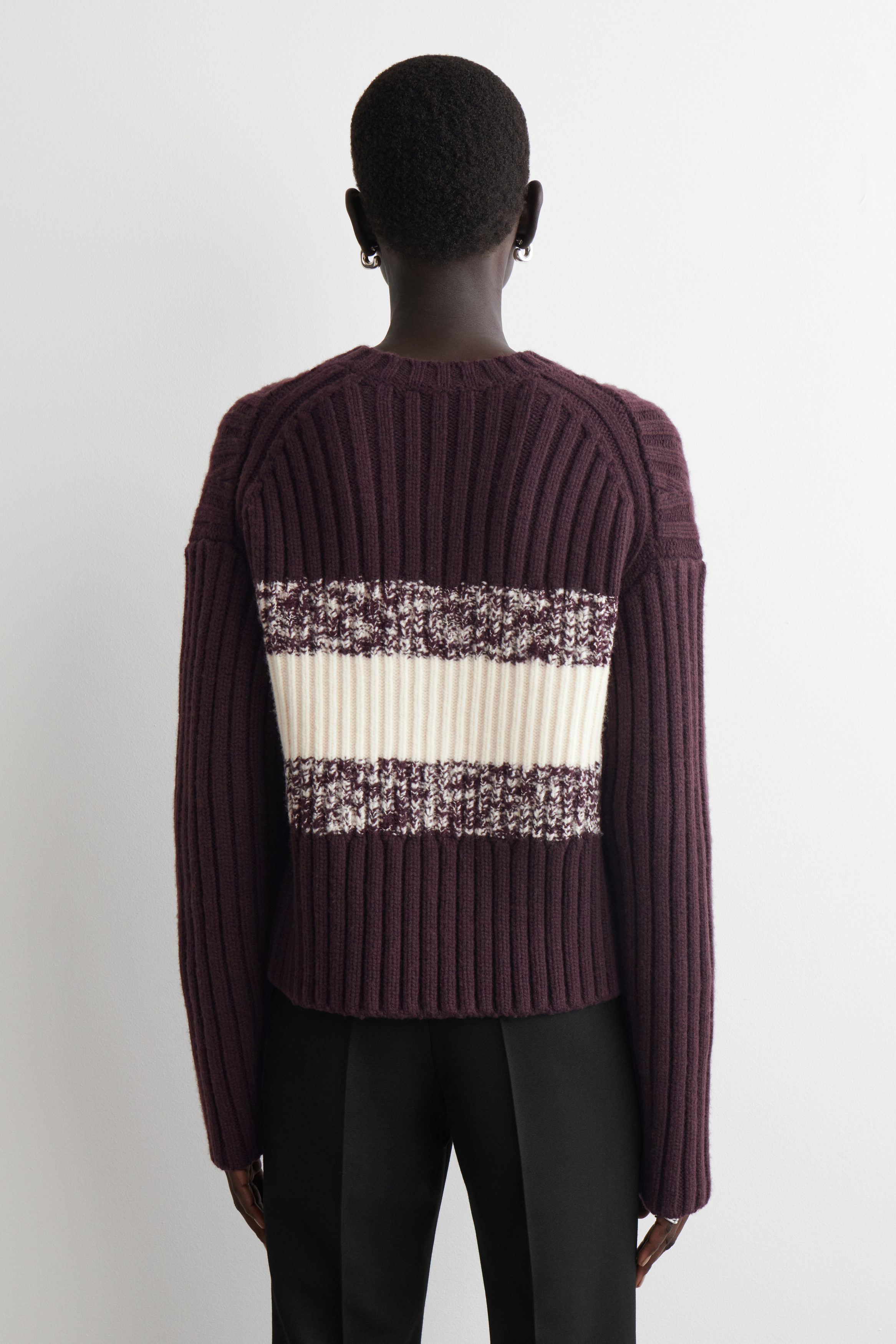 TEXTURED MERINO WOOL V-NECK JUMPER - BURGUNDY / CREAM | COS