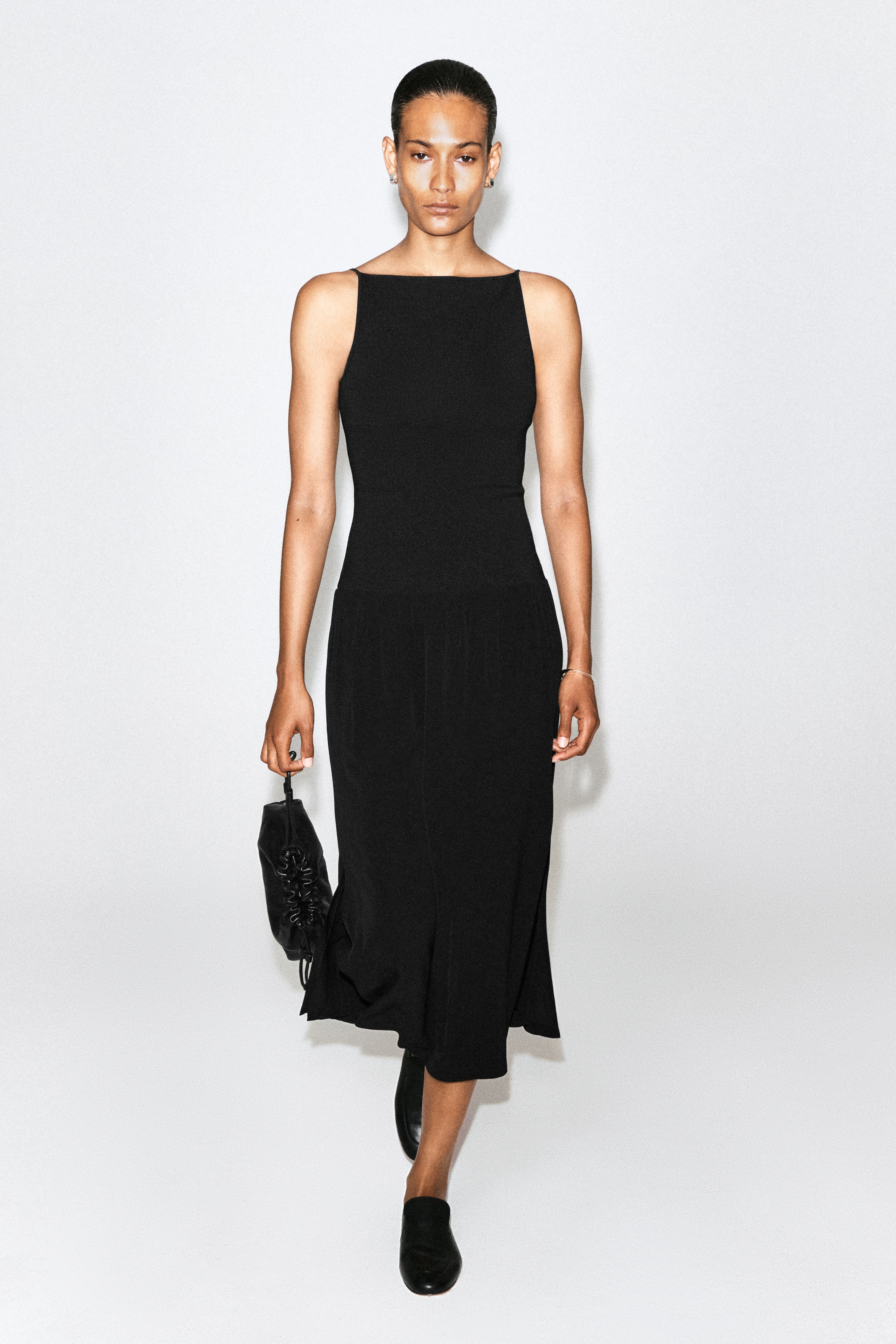 Vestido longo com painéis contrastantes - PRETO/Vermelho